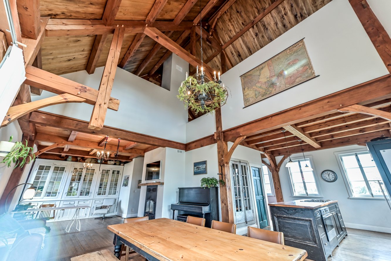 Plafond tout en hauteur