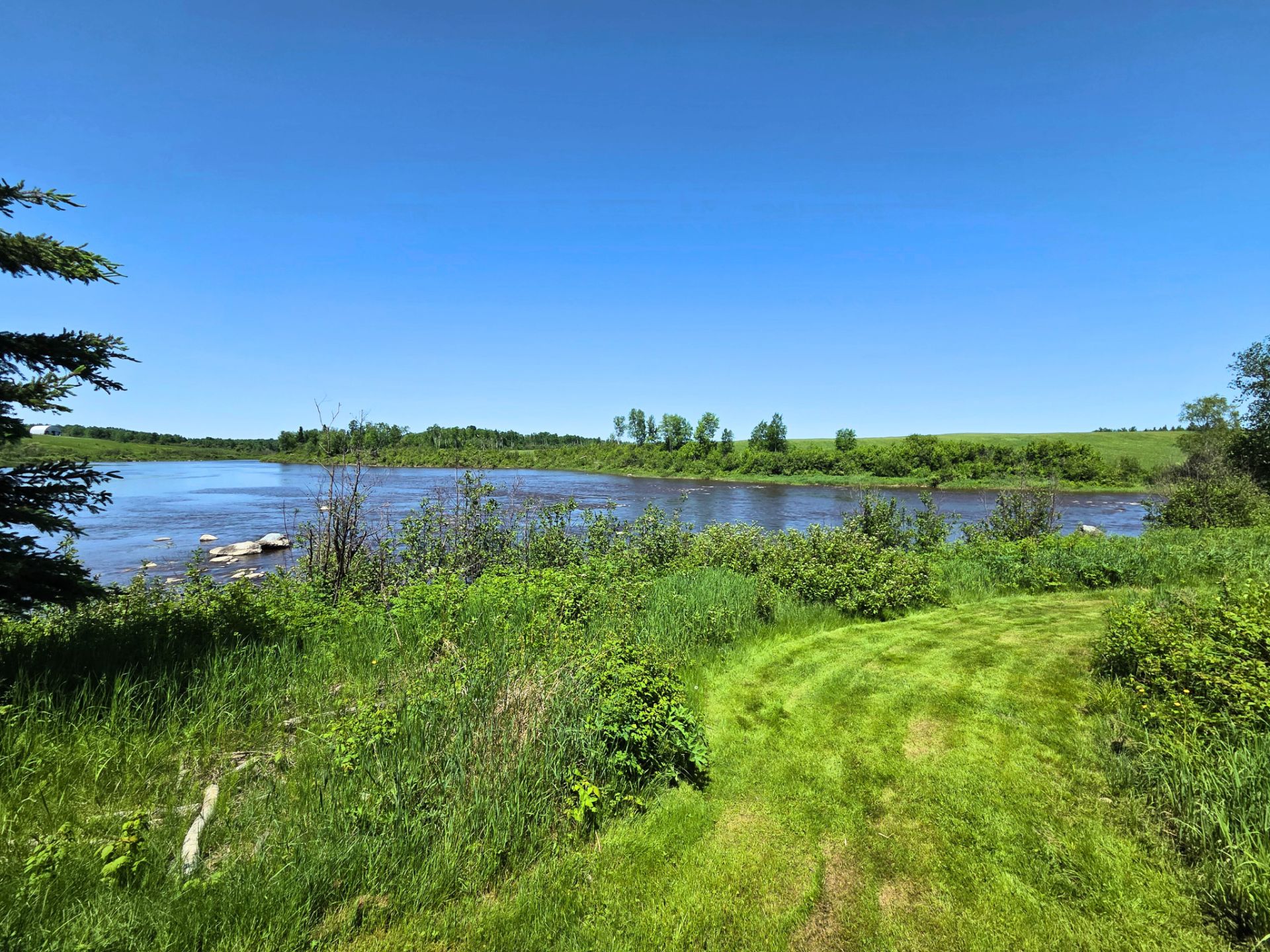 Accès au plan d'eau