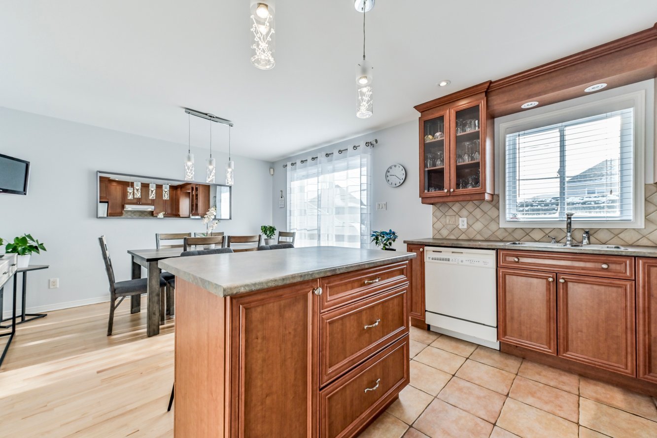 Beaucoup d'armoire & plancher chauffant