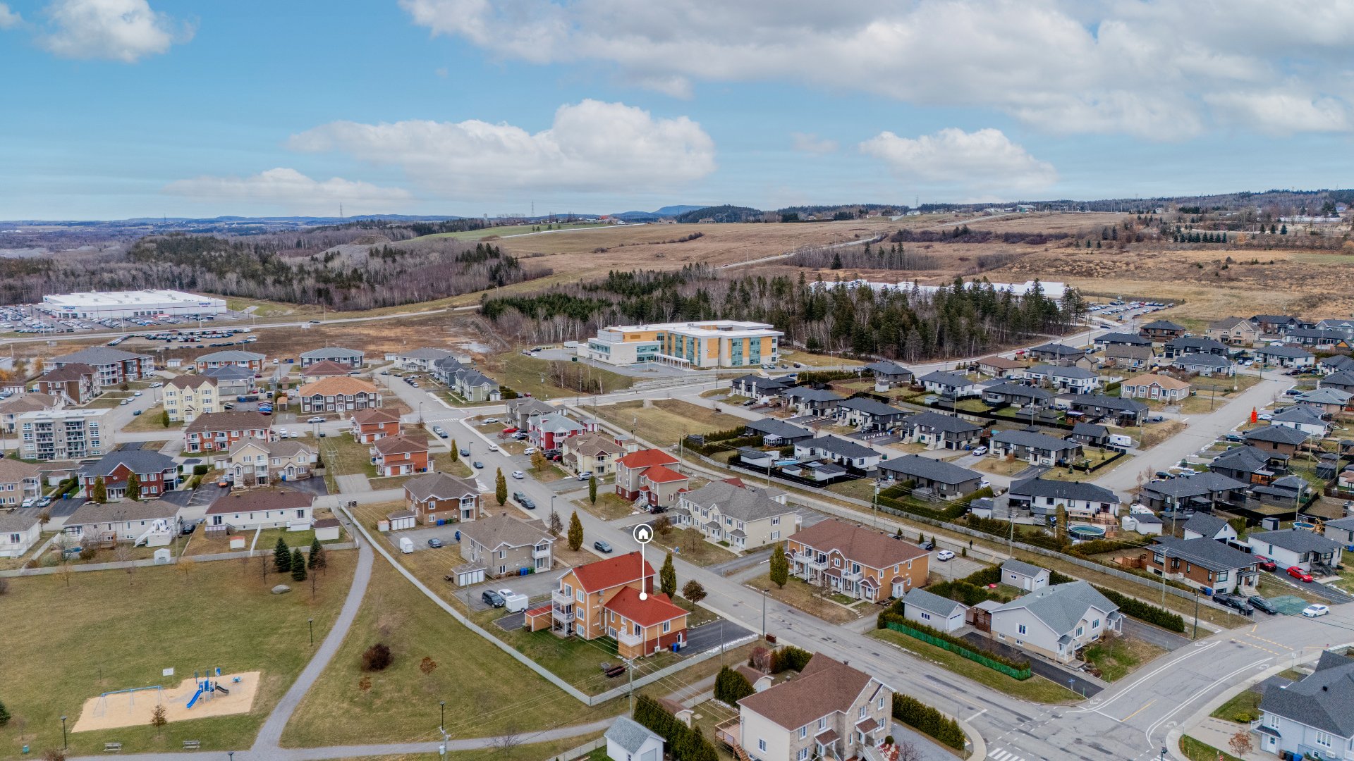 Près de la Citée des achats, Walmart et Costco