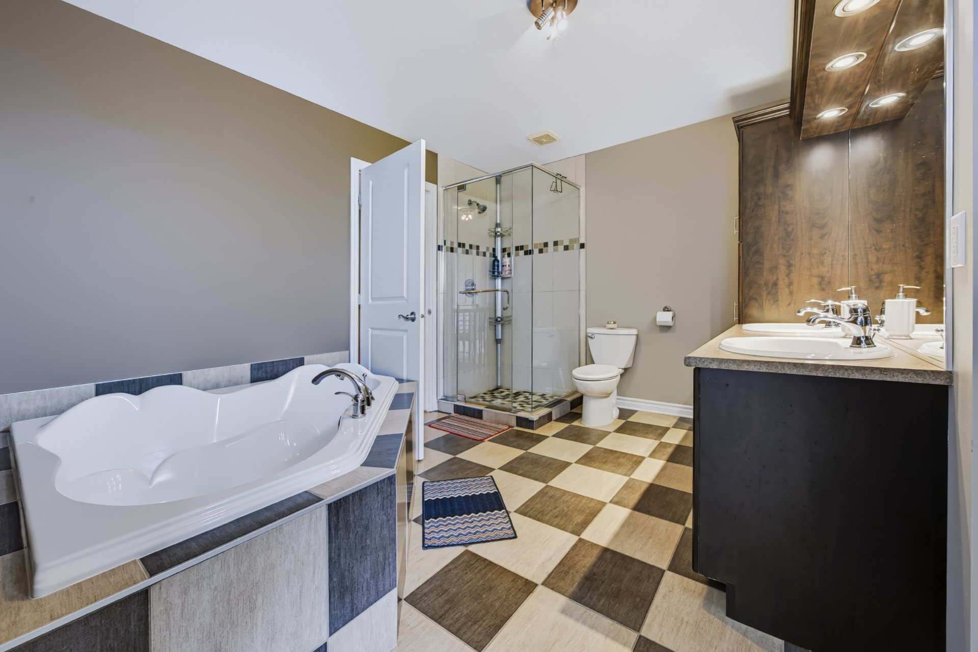 Salle de bains attenante à la CCP