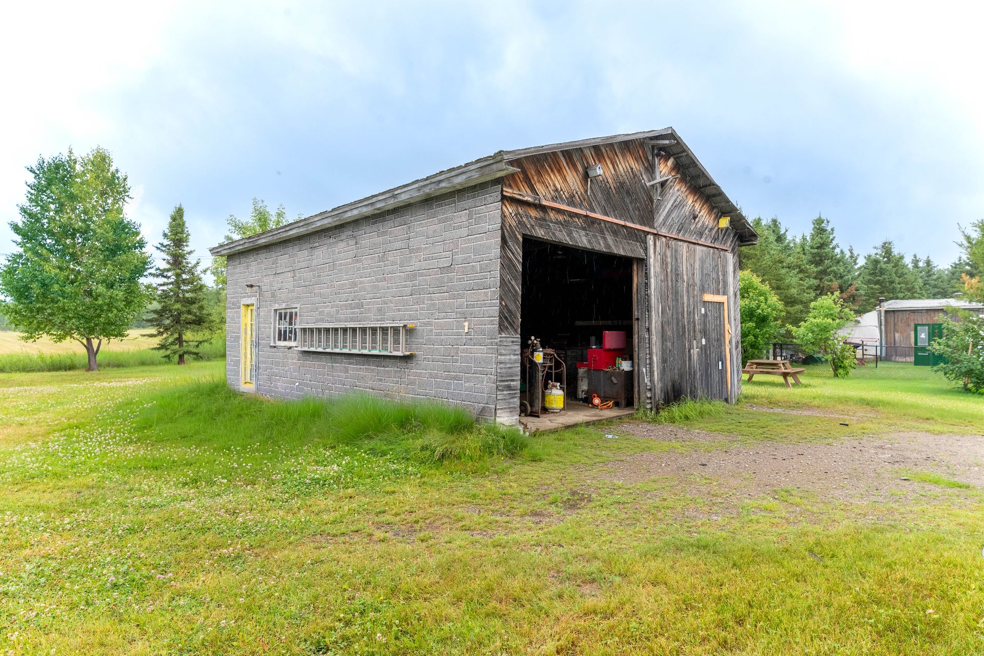 Garage