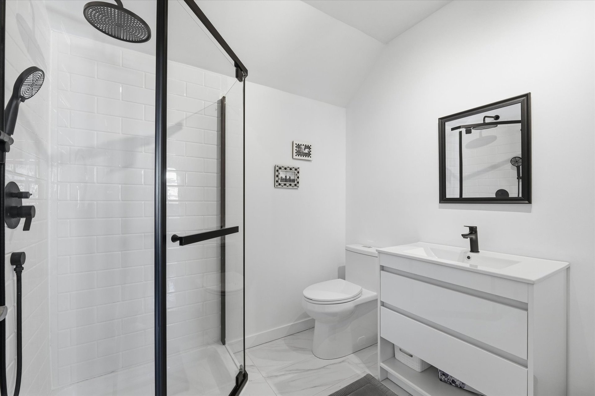 Salle de bains attenante à la CCP