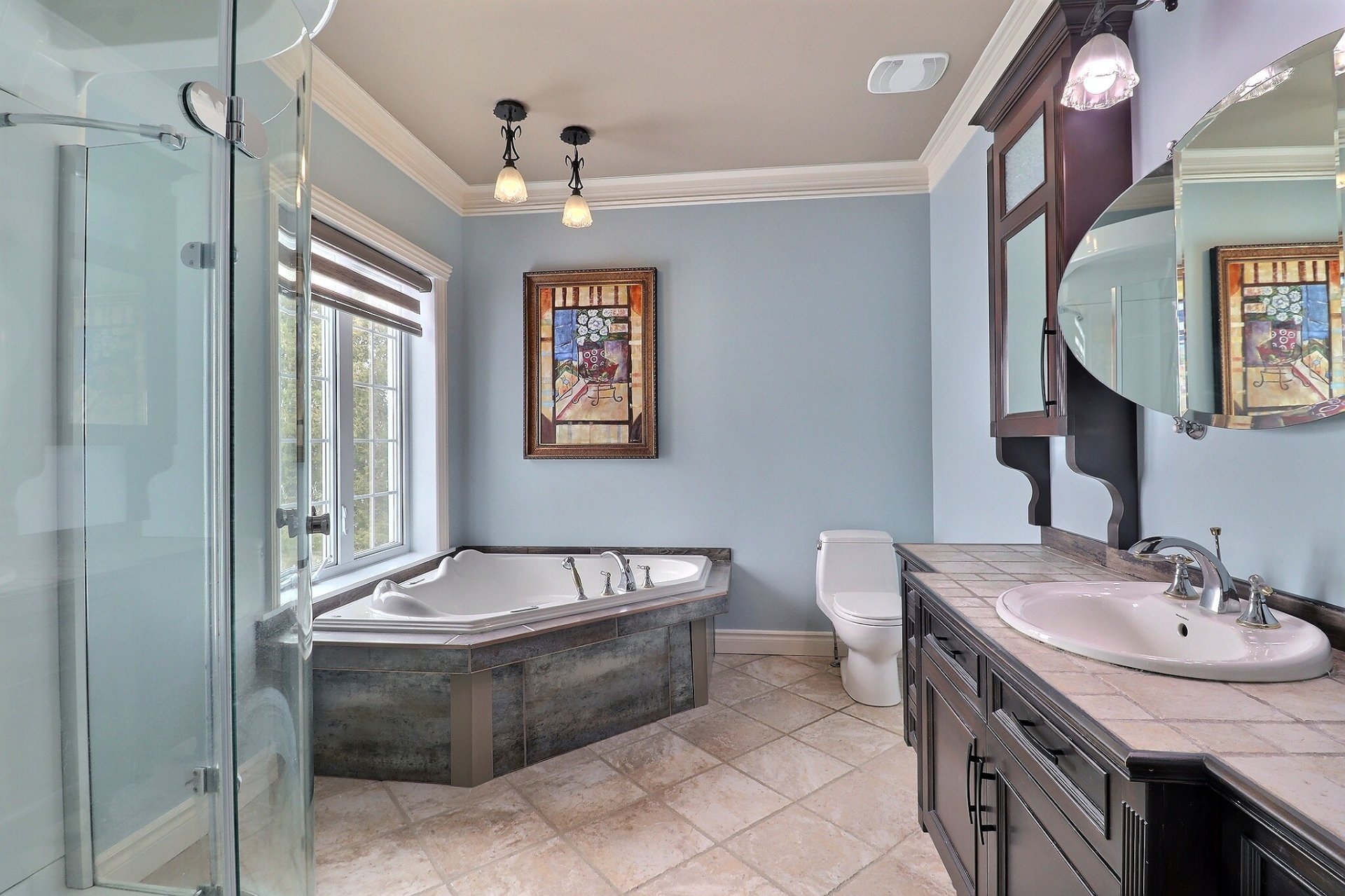 Salle de bains attenante à la CCP