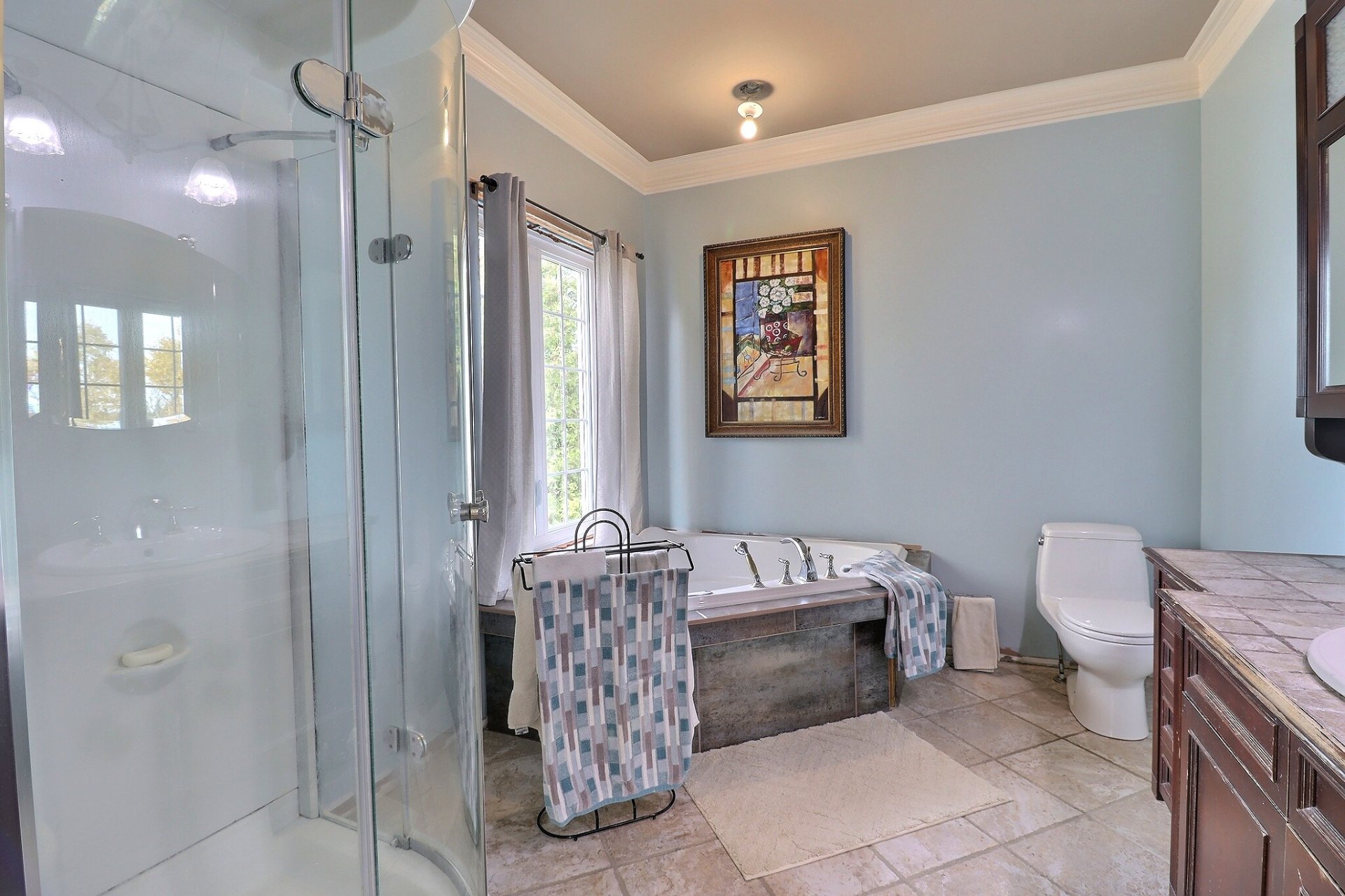 Salle de bains attenante à la CCP