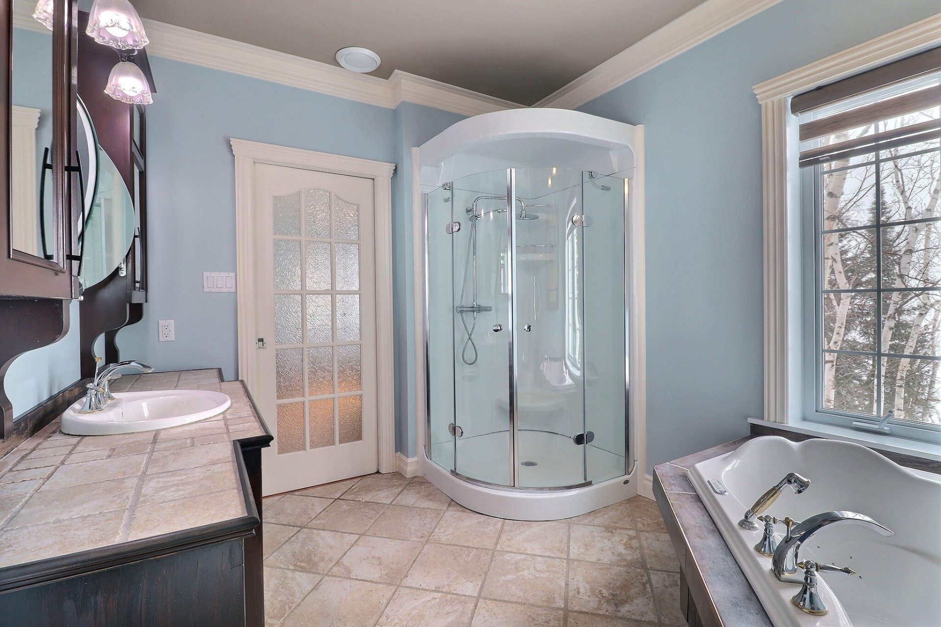 Salle de bains attenante à la CCP