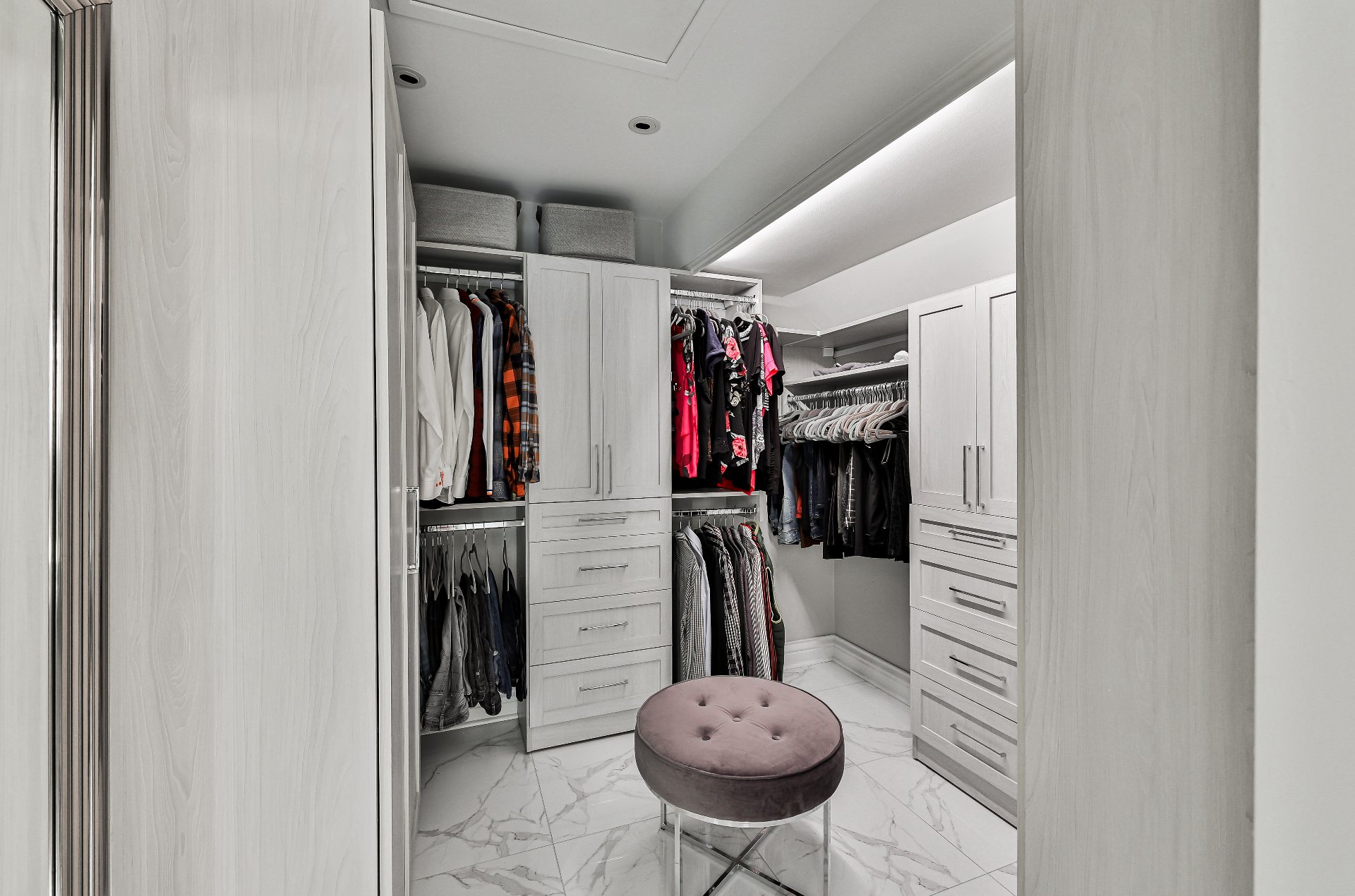 Walk-in closet