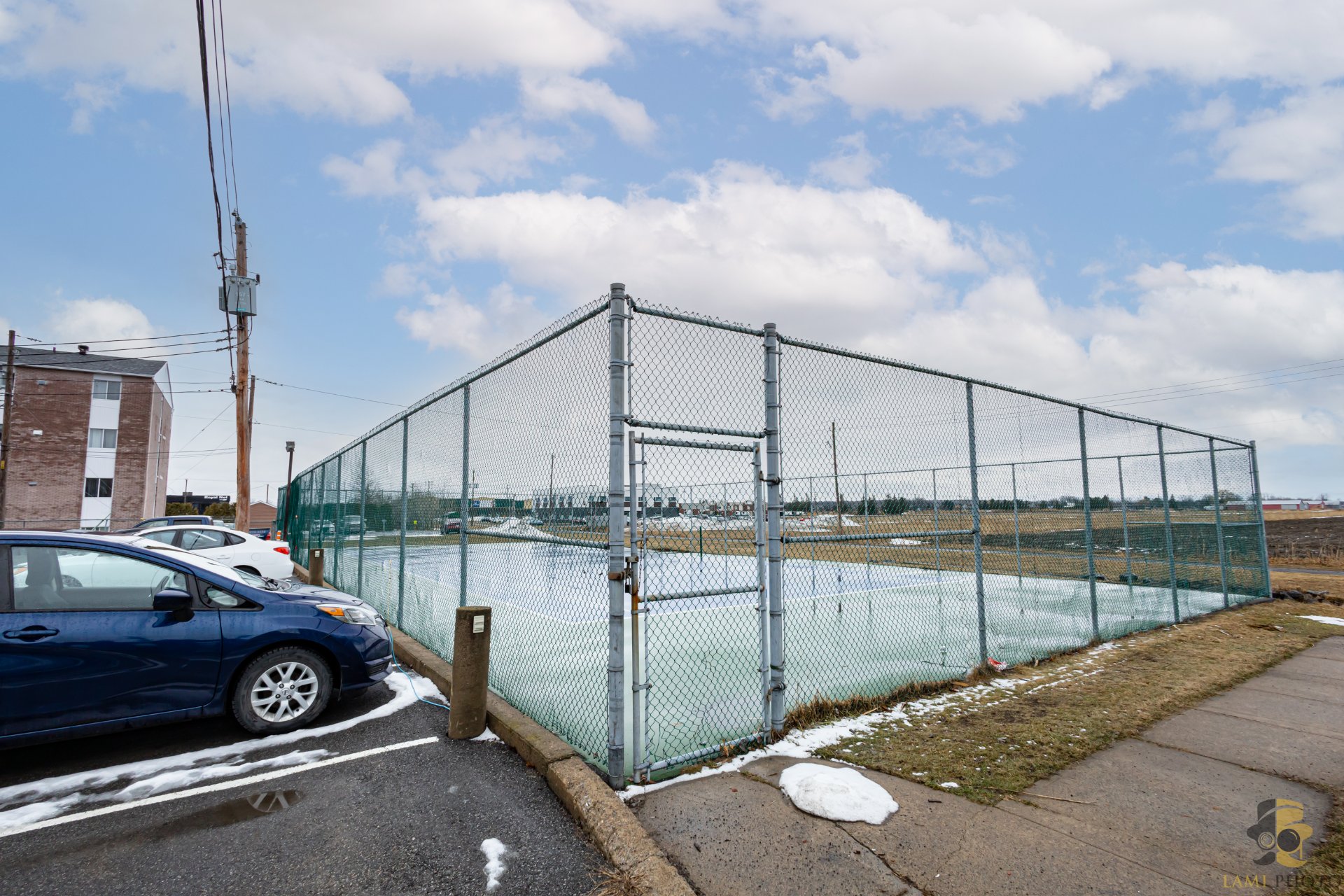 Terrain de tennis en hiver