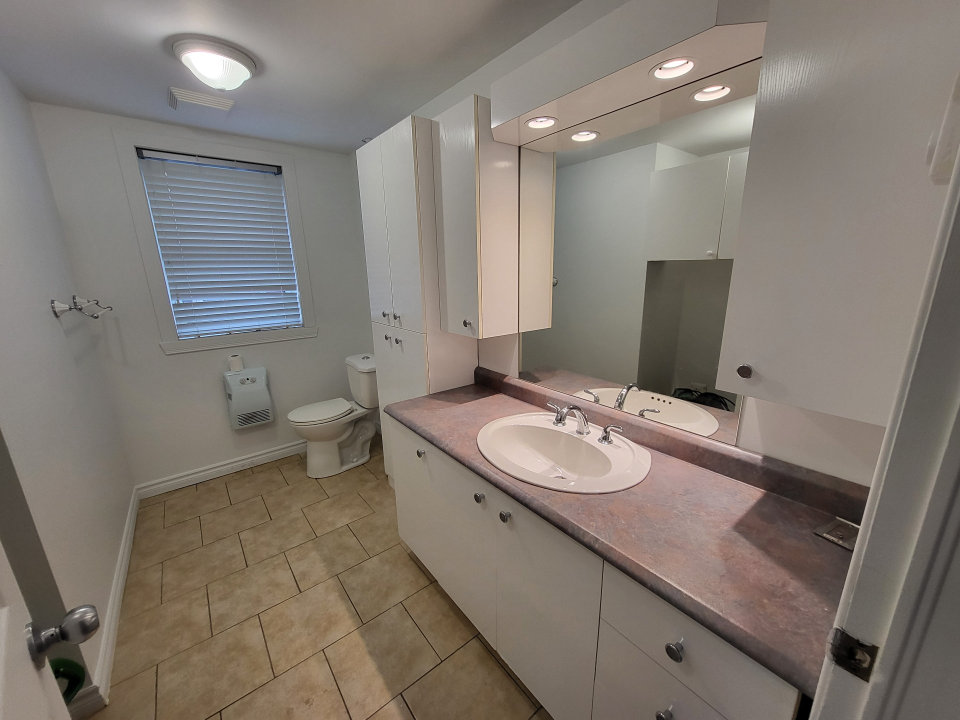 avec salle de lavage