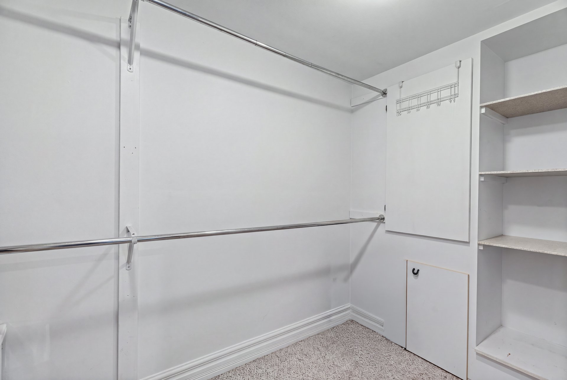 Walk-in closet
