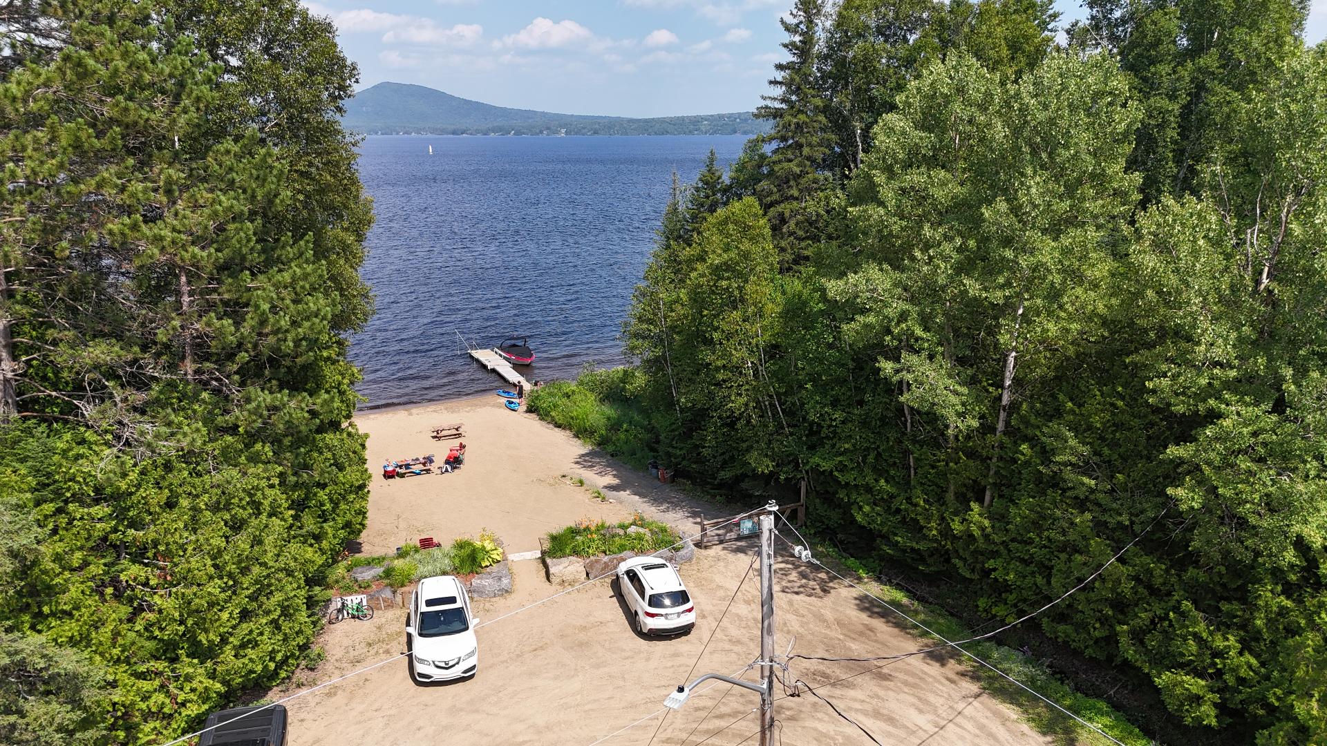 Accès au plan d'eau