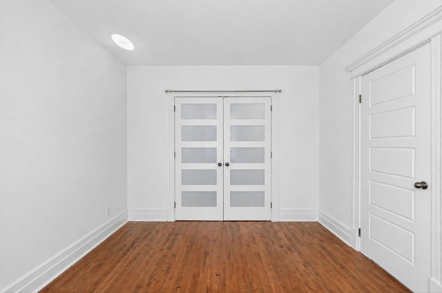 4690 (2e étage) - Loué 1814.50$/mois