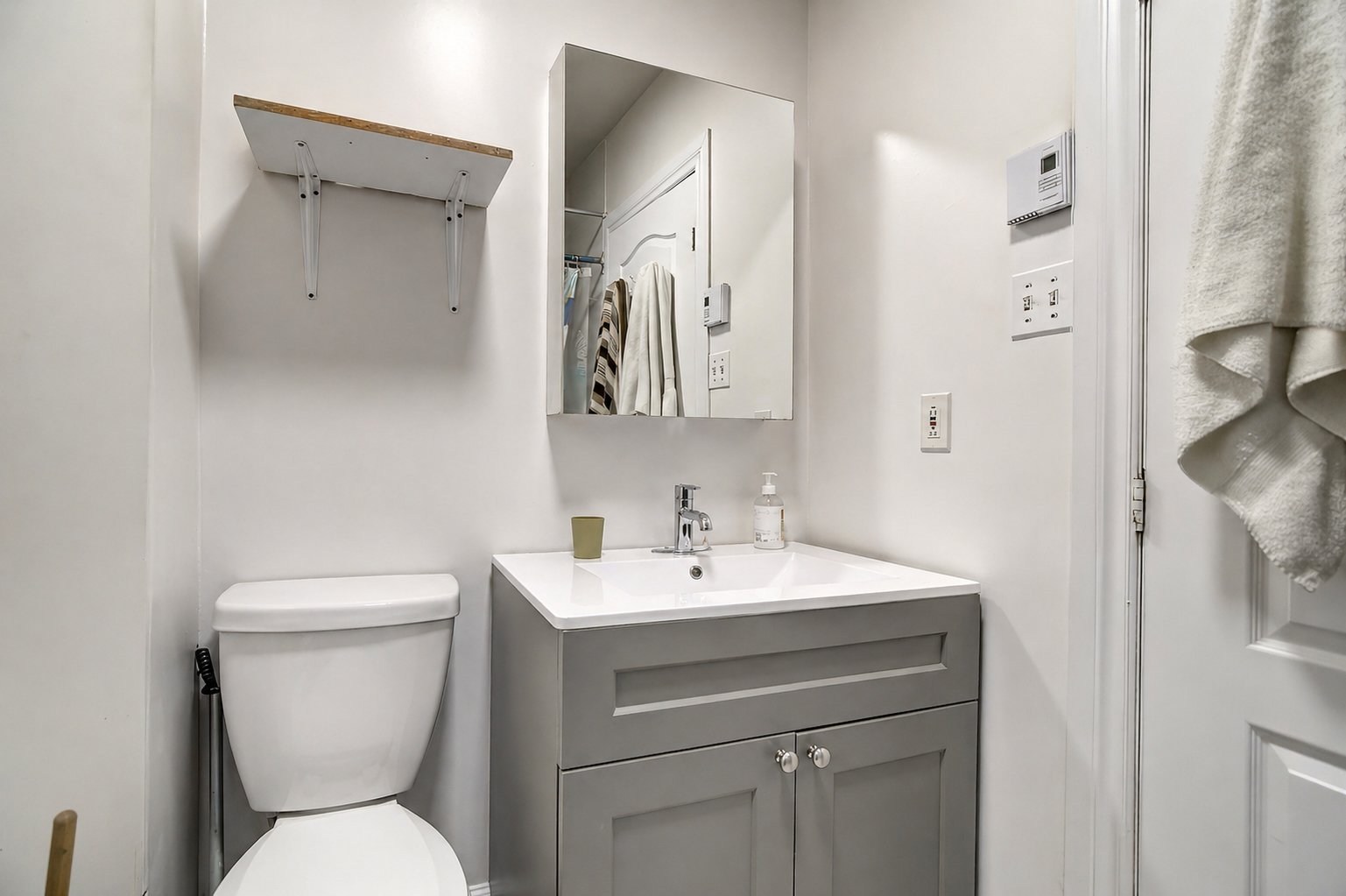 4688 (3e étage) - Loué 1167$/mois