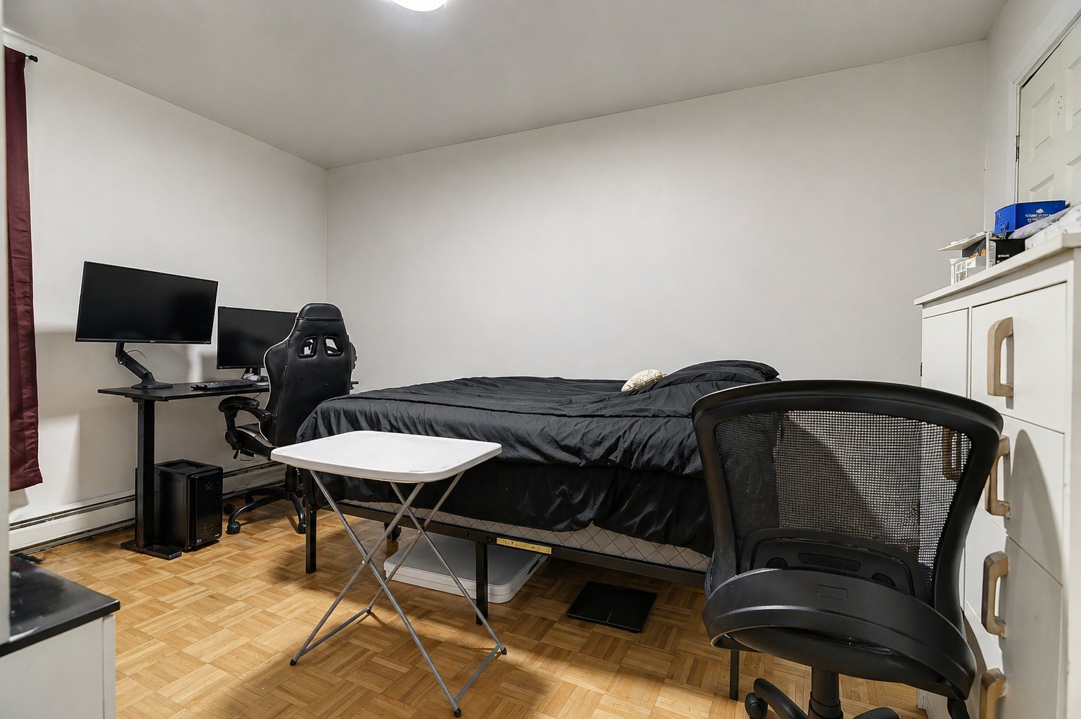 4688 (3e étage) - Loué 1167$/mois