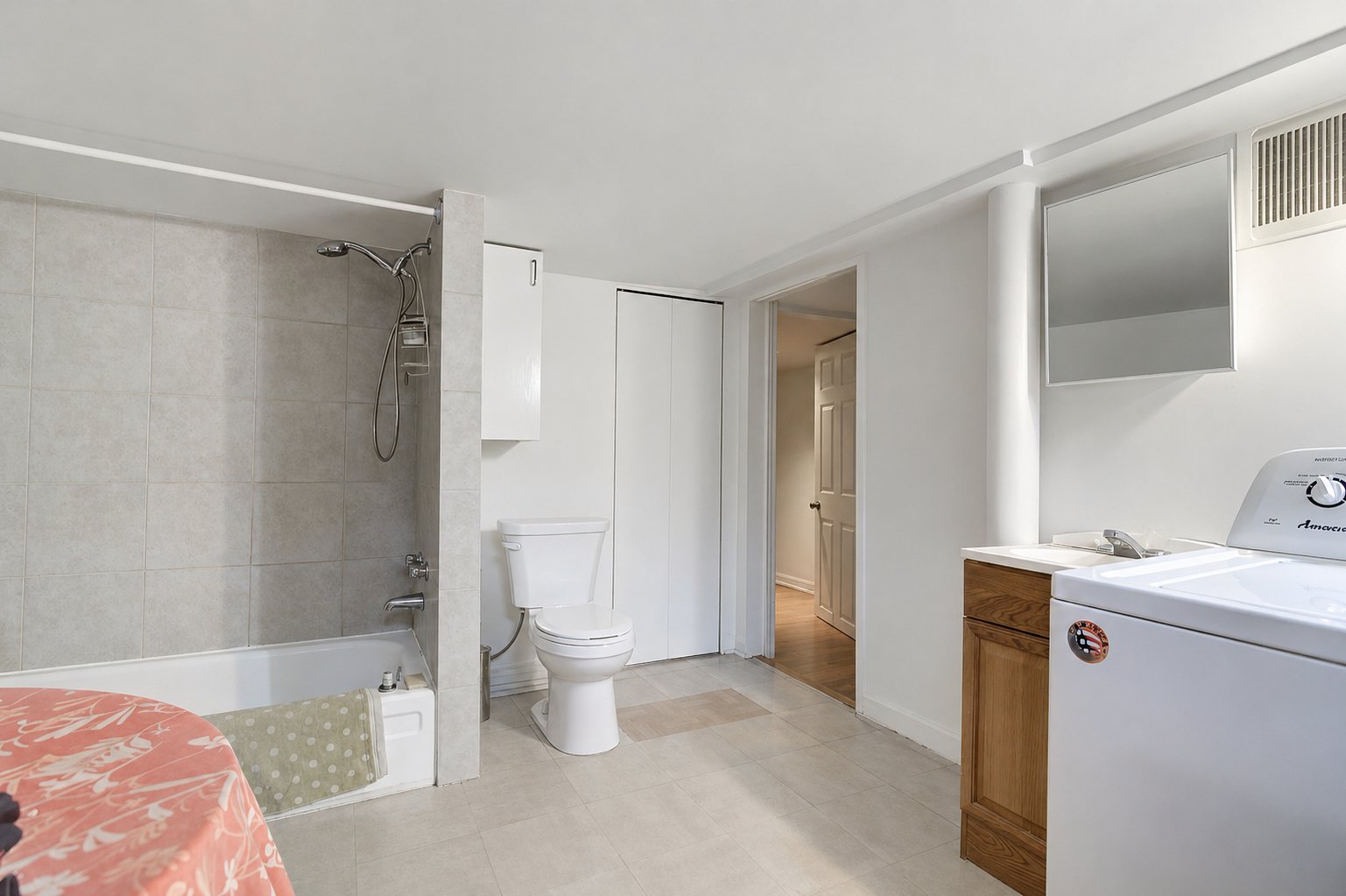 4692 (RDC+SS) - Loué 1959$/mois