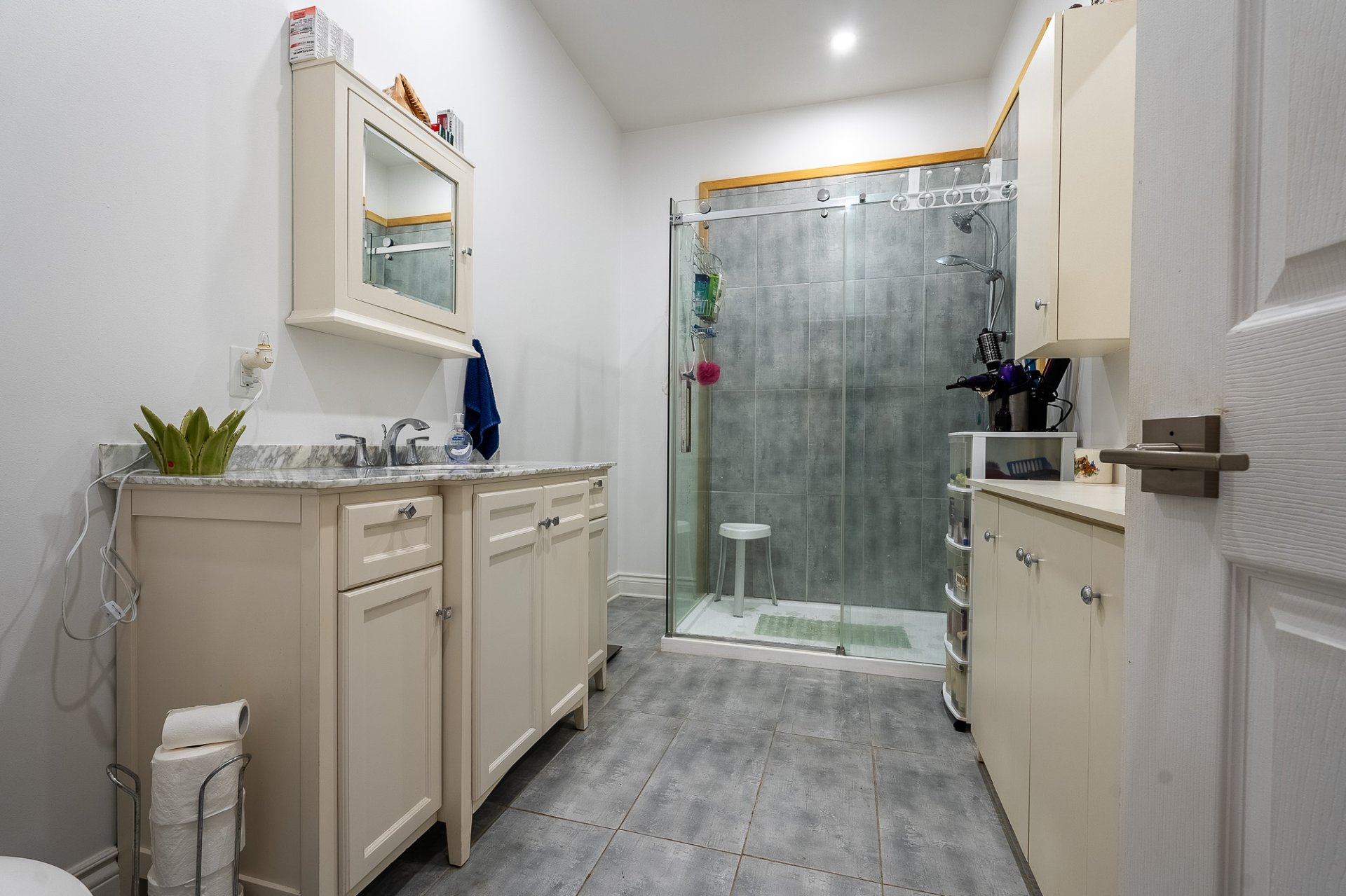 Salle de bains attenante à la CCP