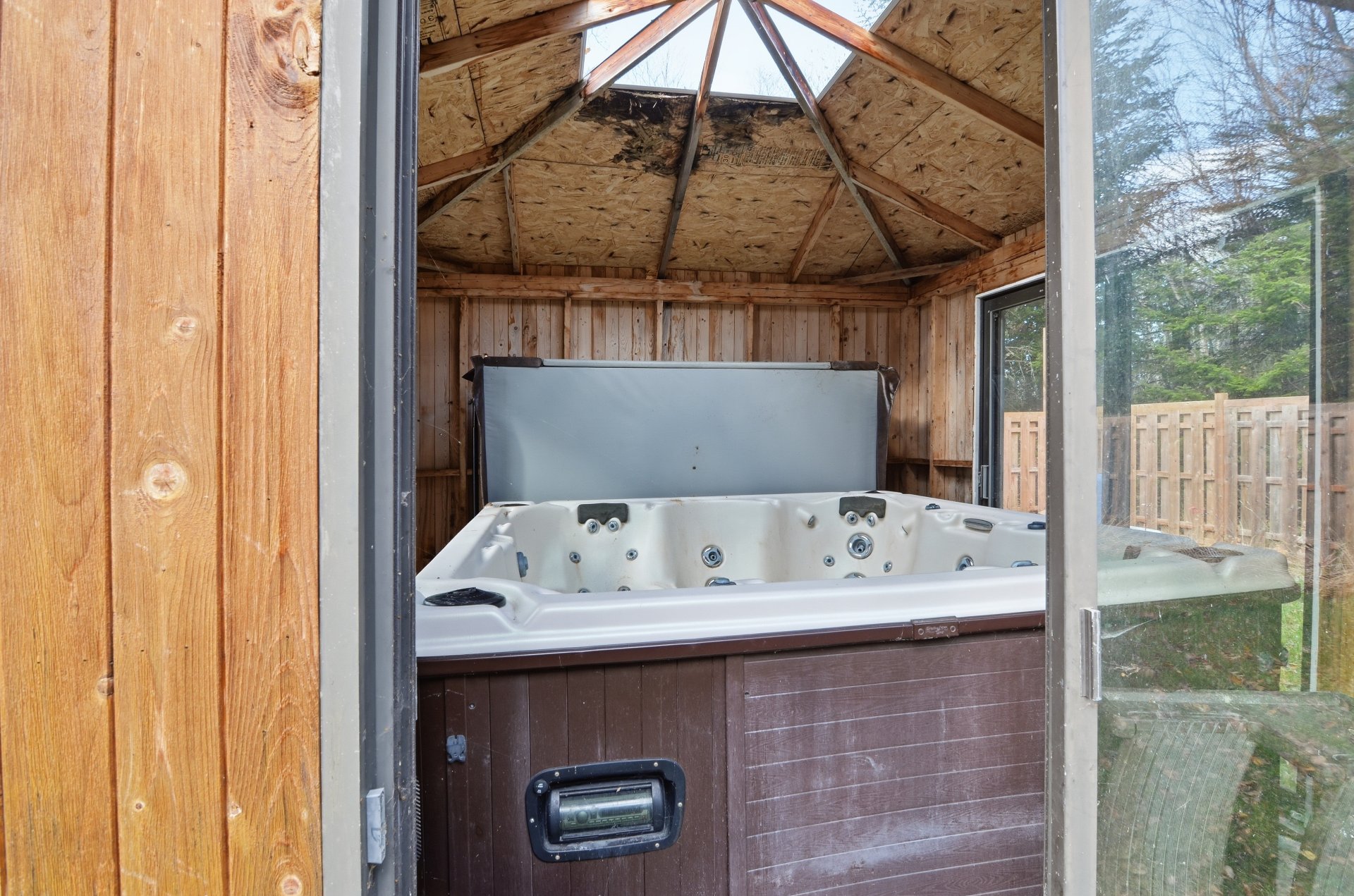 Hot tub