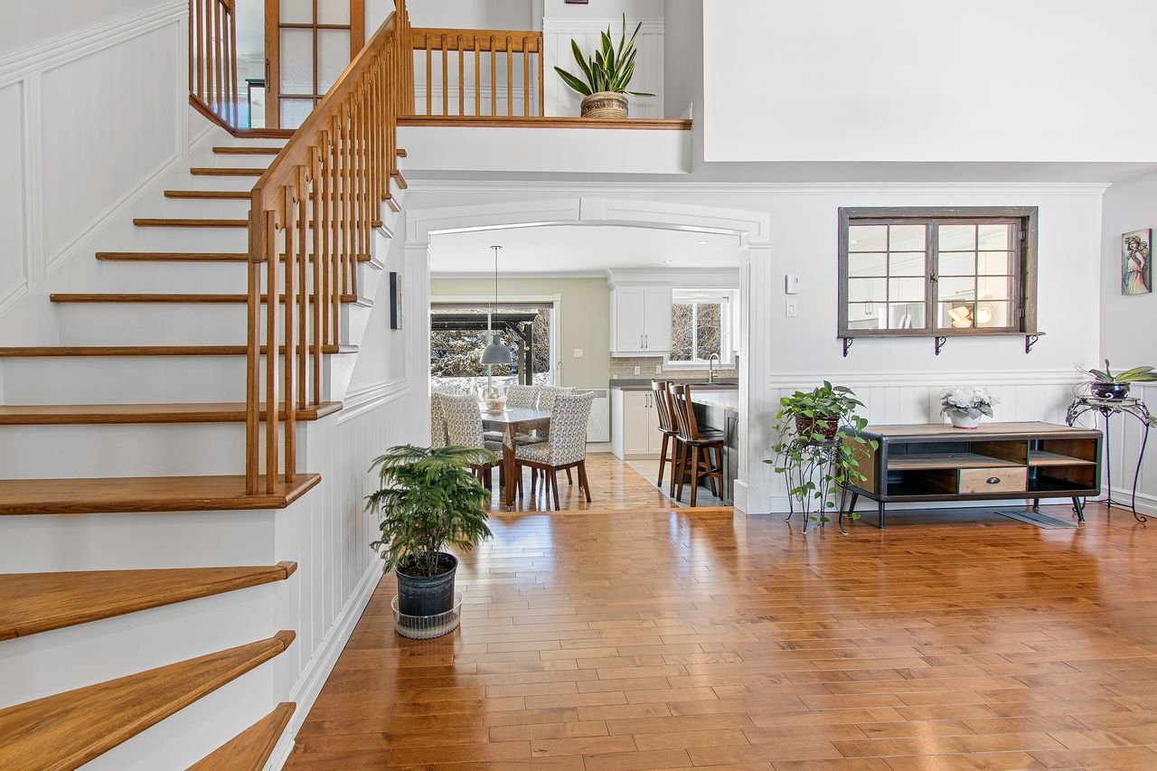 Entrée avant avec vue d'ensemble