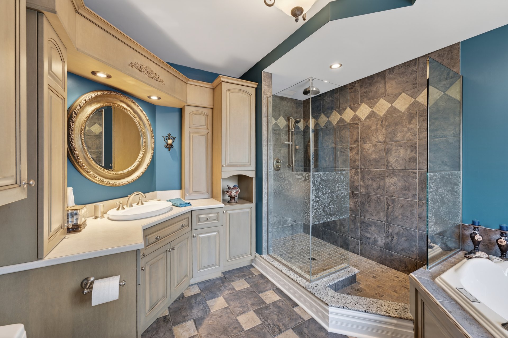 Salle de bains attenante à la CCP