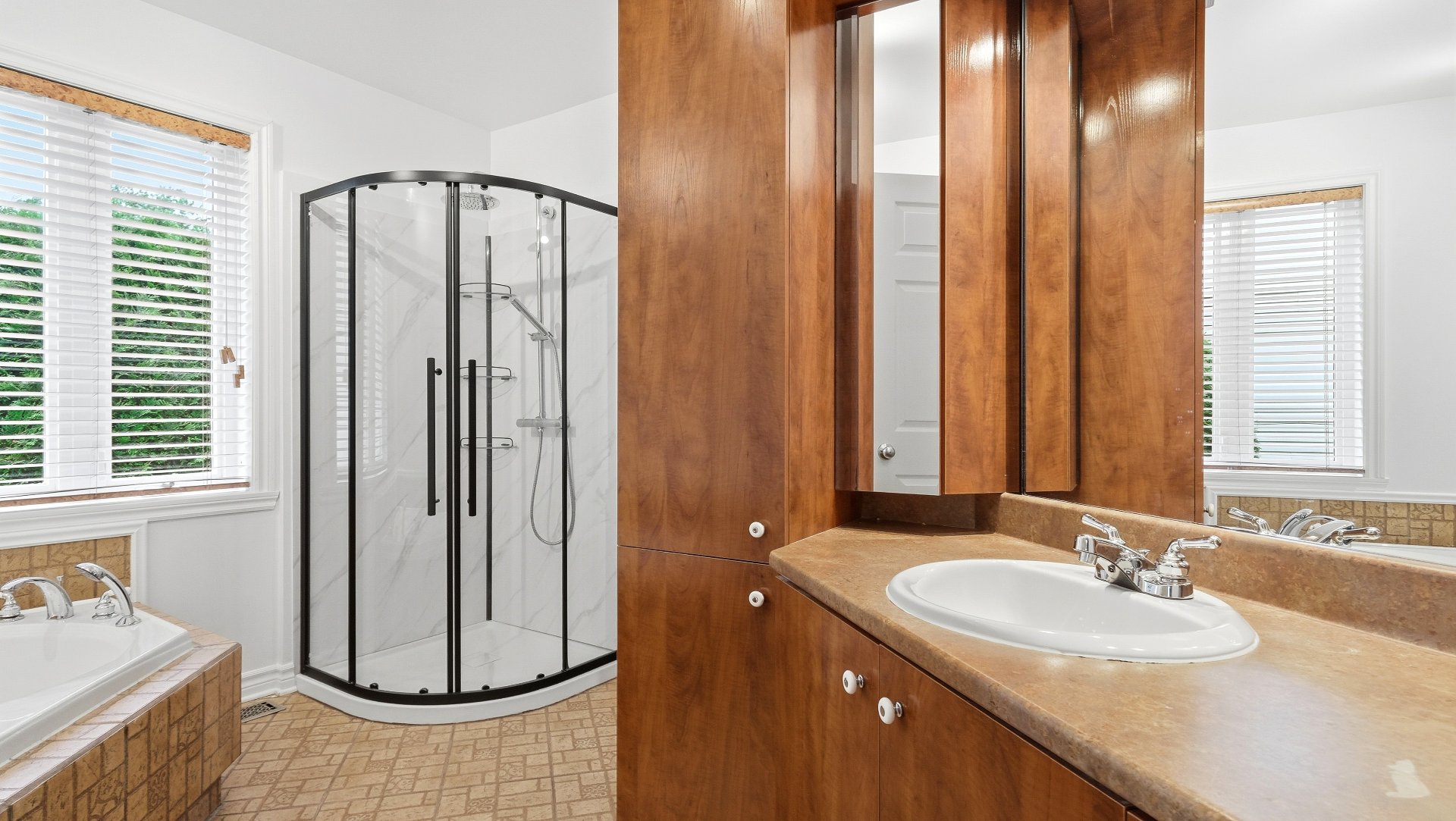 Salle de bains attenante à la CCP