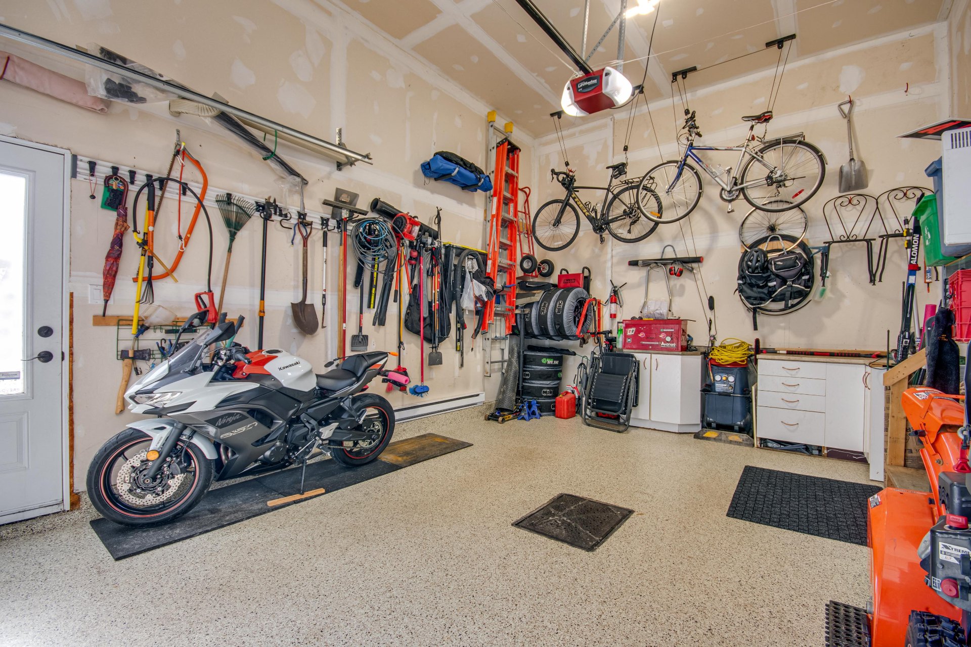 Garage