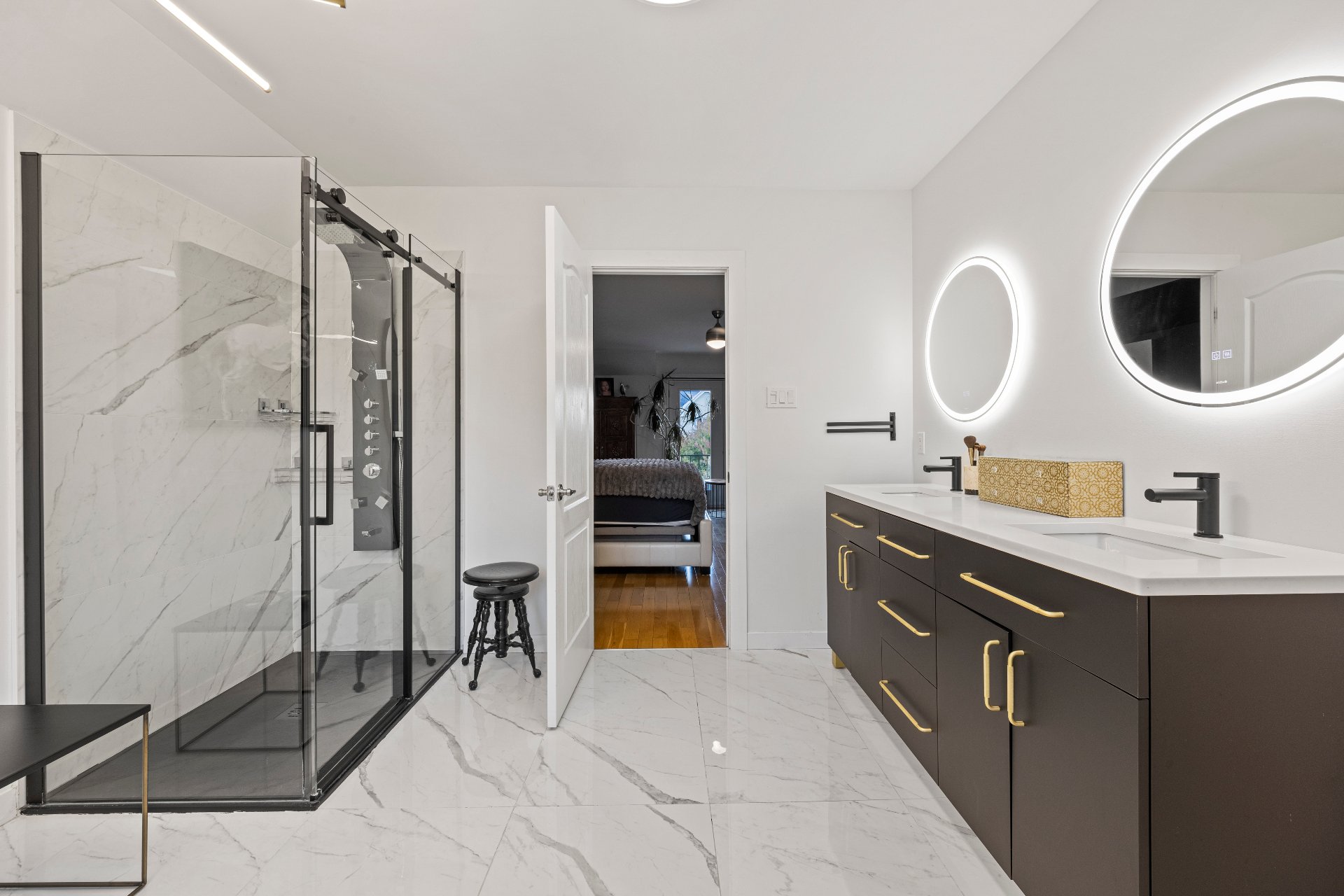 Salle de bains attenante à la CCP