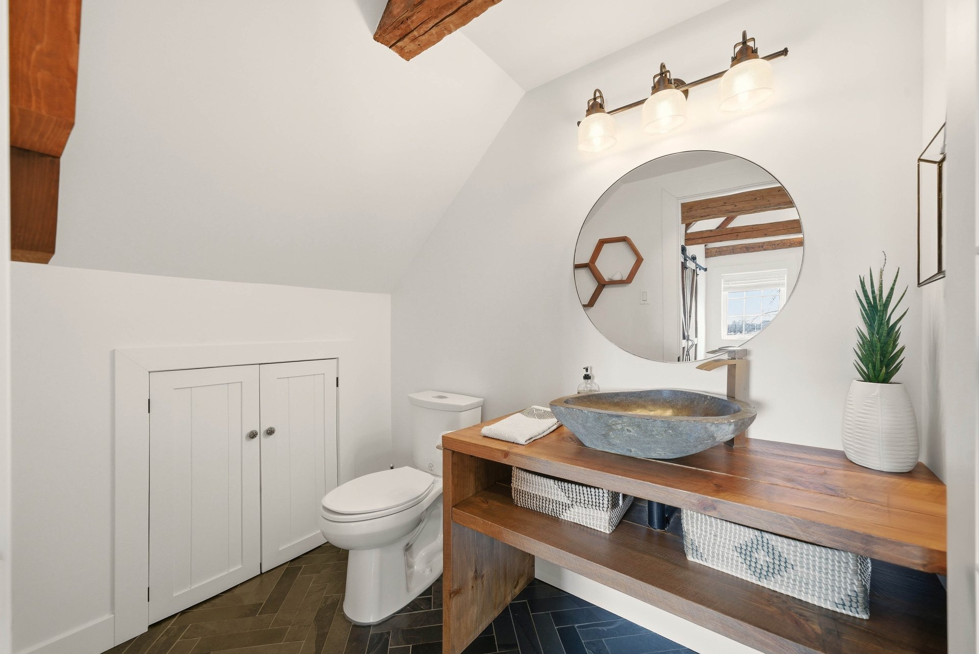 Attenante à la chambre à coucher principale