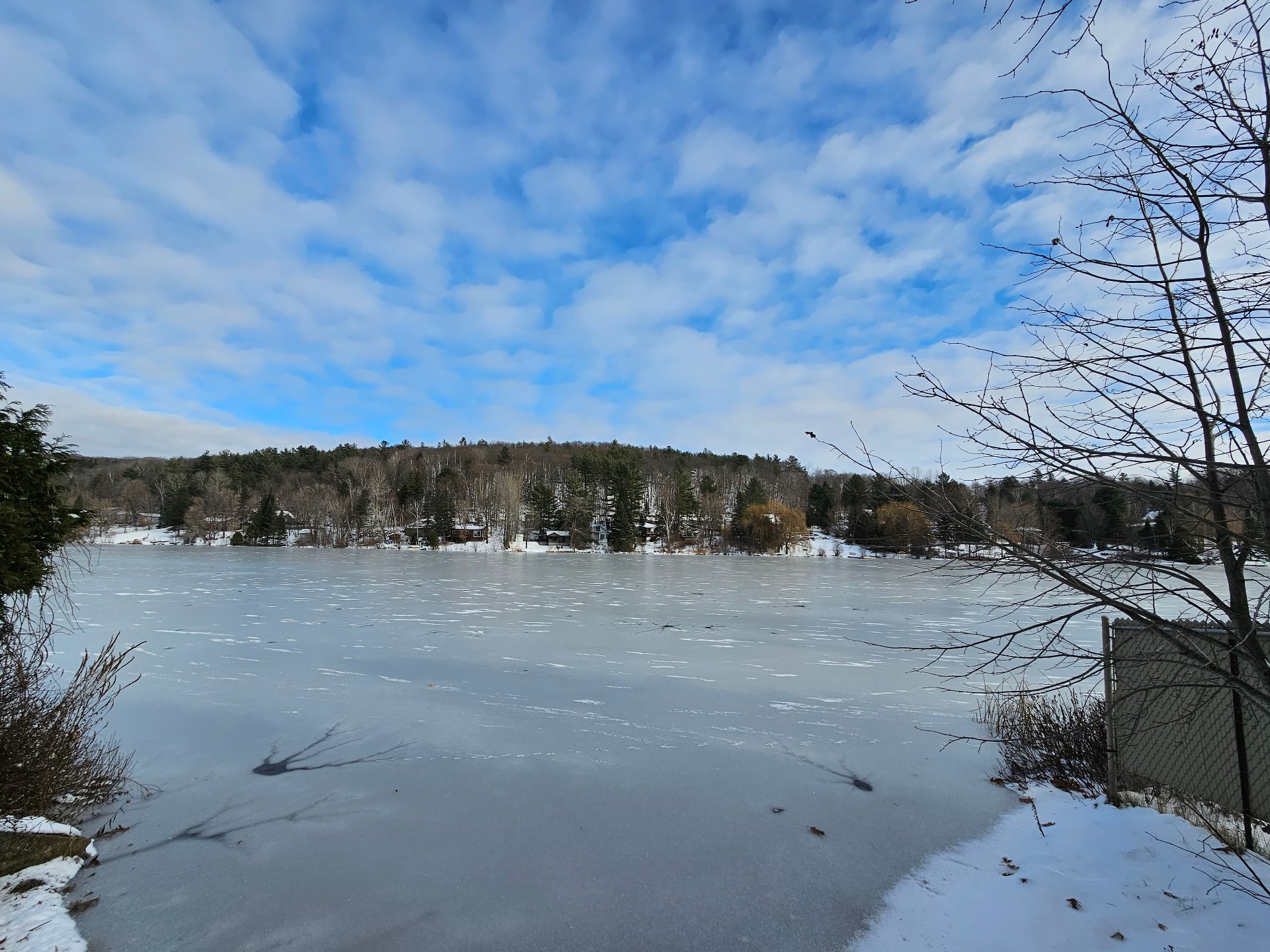 Accès au plan d'eau
