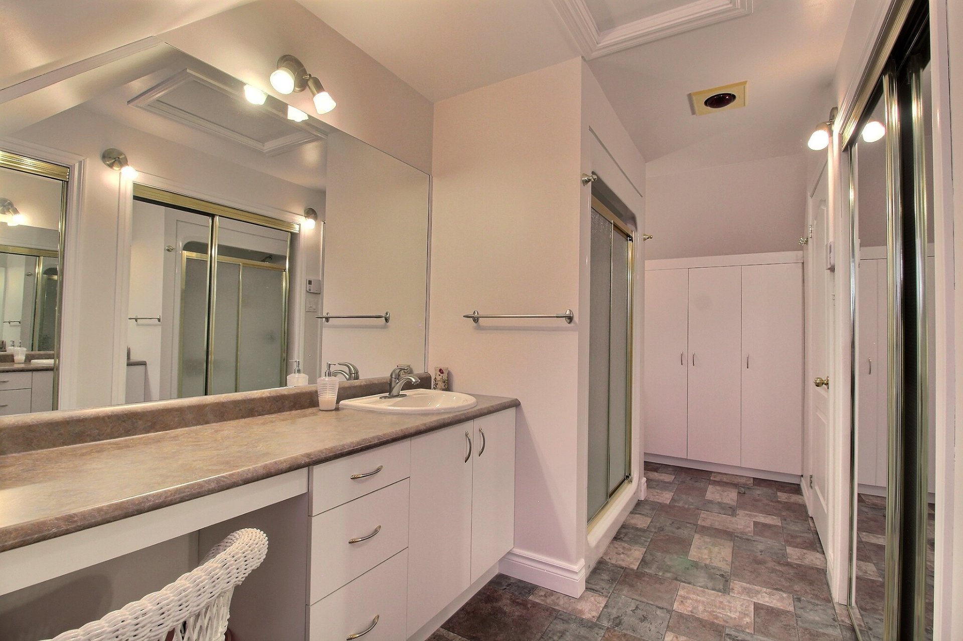 Ensuite bathroom