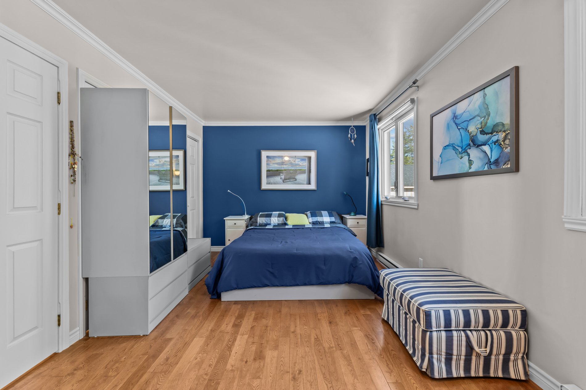 Peut être convertie à une chambre.