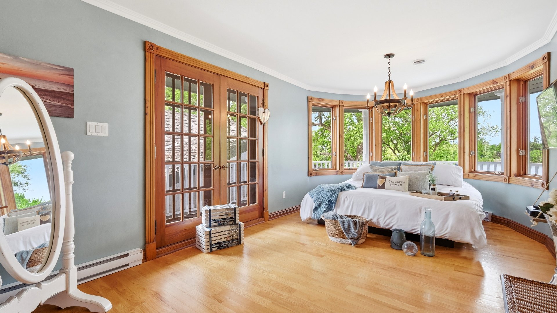 Primary bedroom