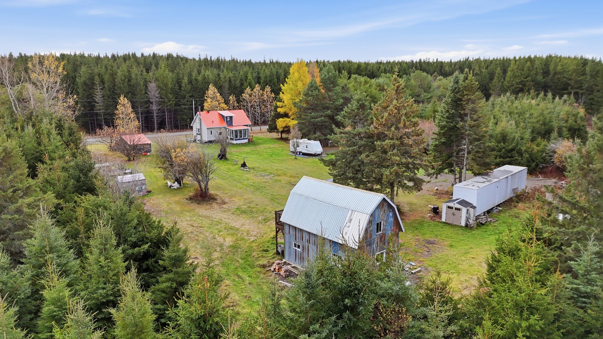 Terrain et bâtiments