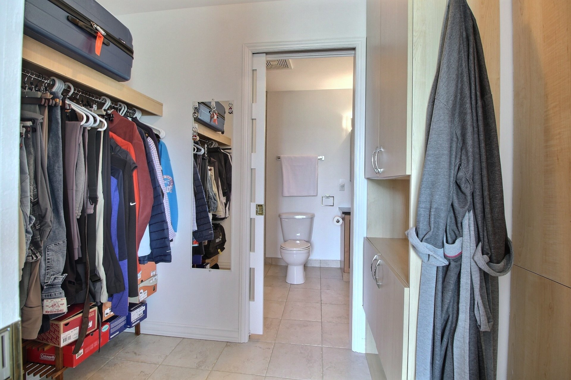 Walk-in closet