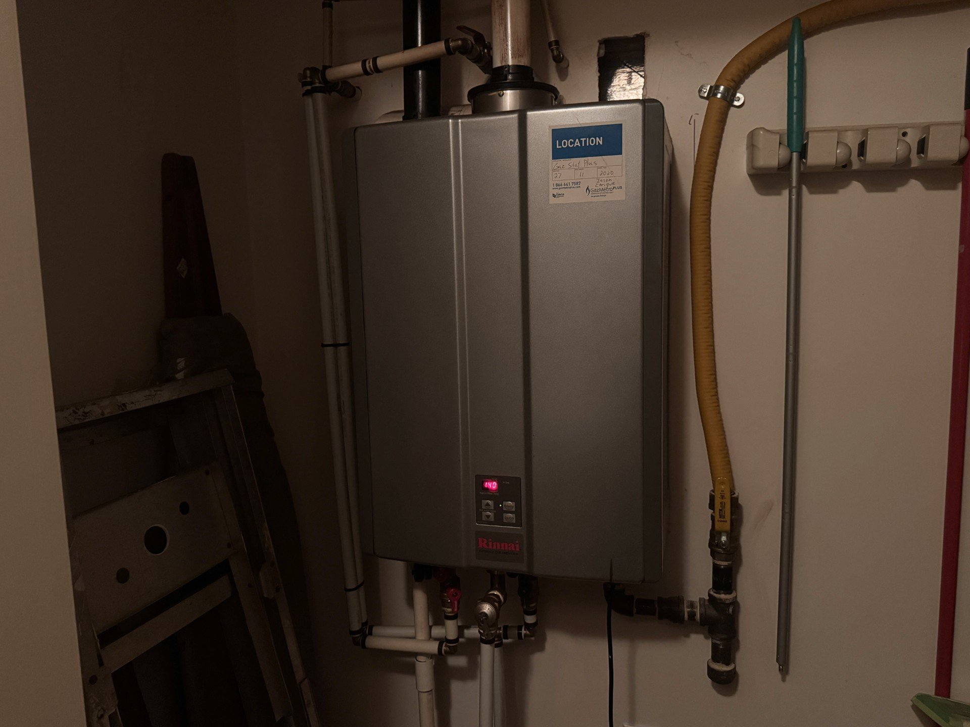 Chauffe-eau sur demande au gaz naturel