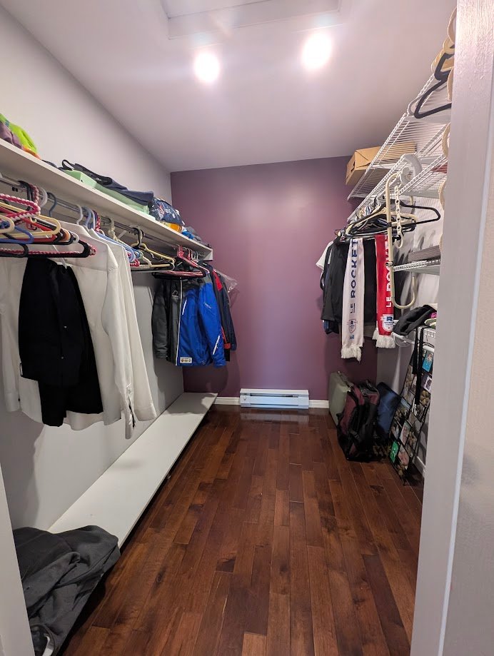 Walk-in closet
