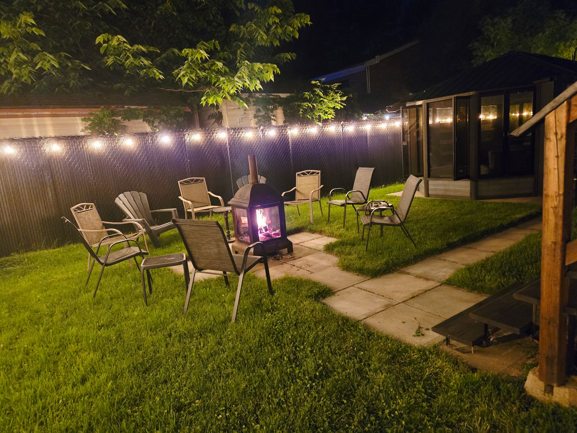 Foyer extérieur pour relaxer en famille