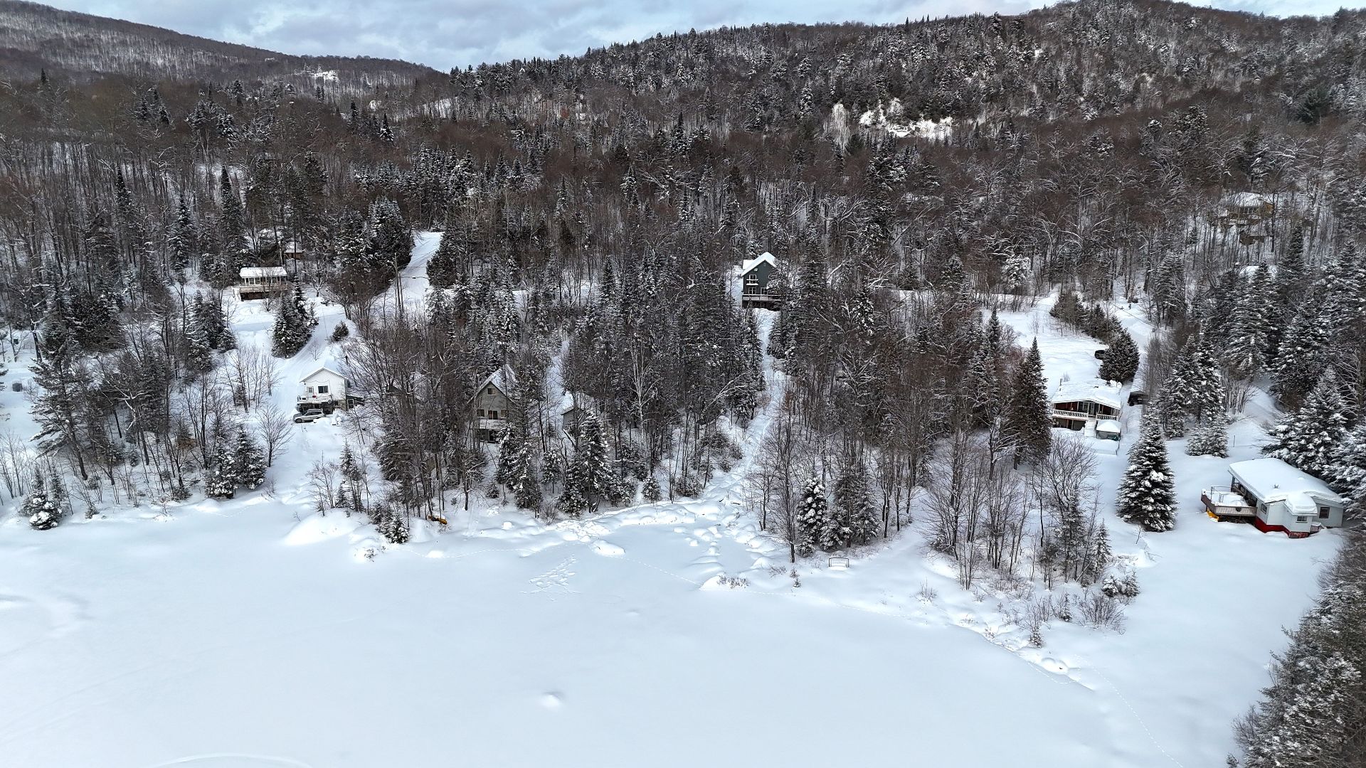 Accès au plan d'eau