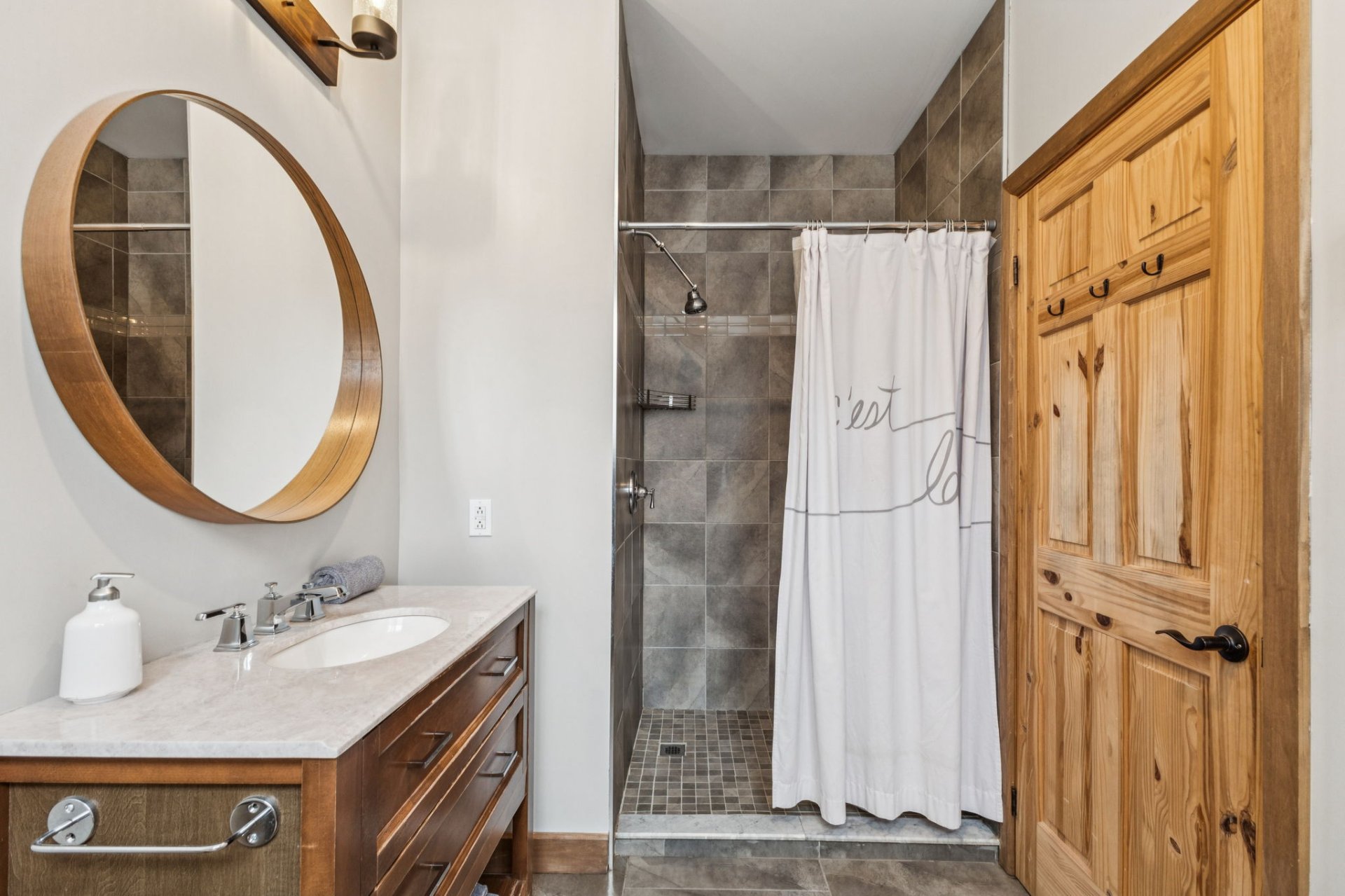 Salle de bains attenante à la CCP