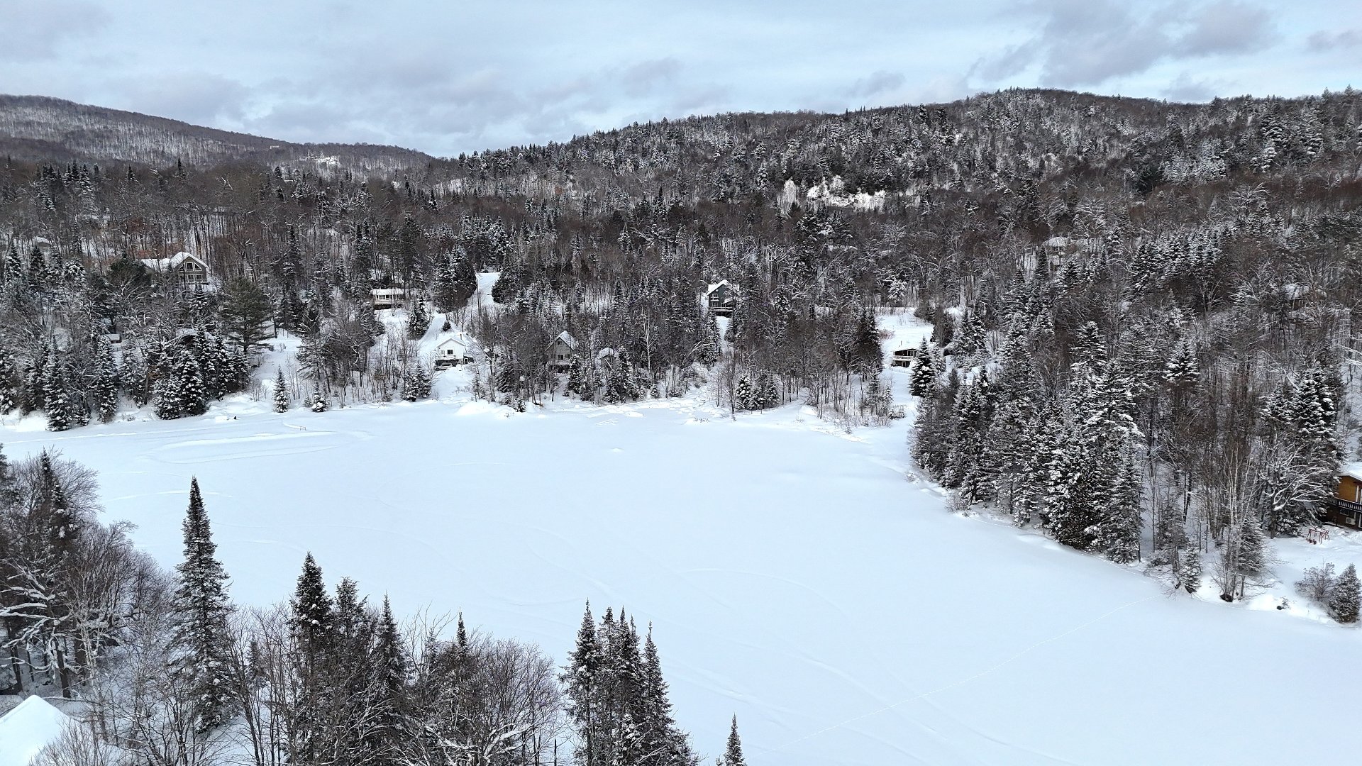 Accès au plan d'eau