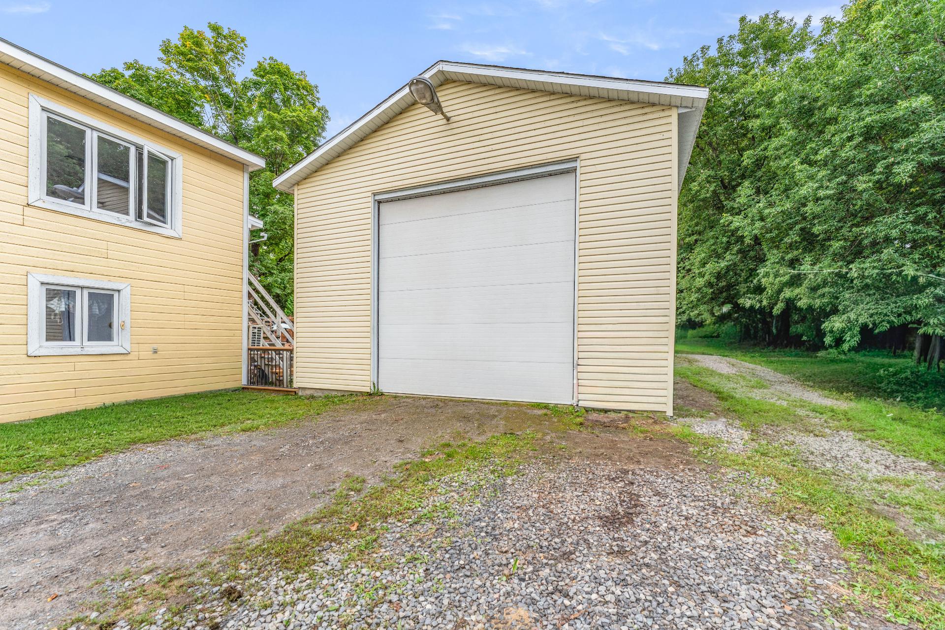 Garage
