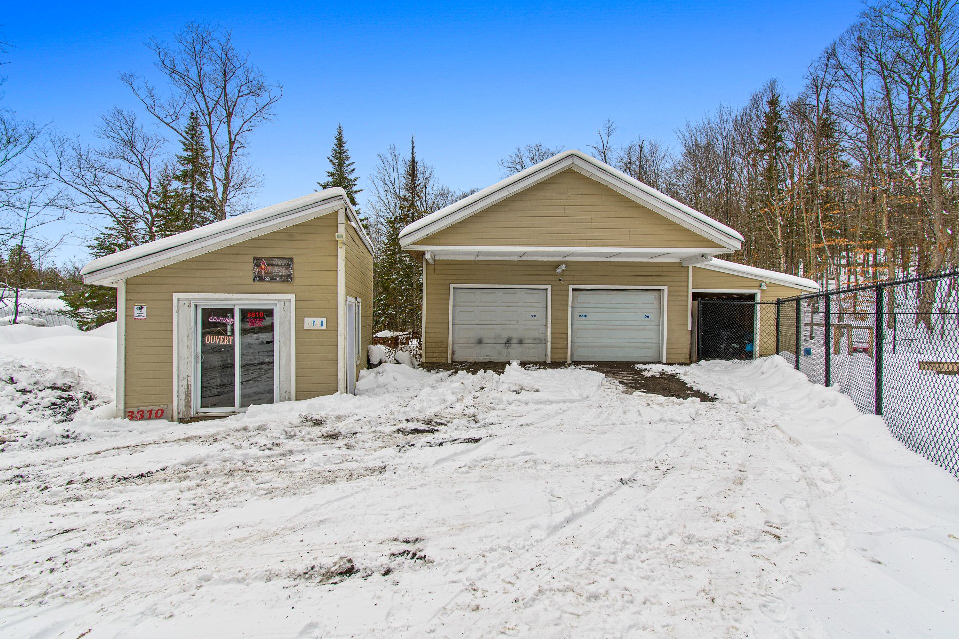 Studio de travail et garage double