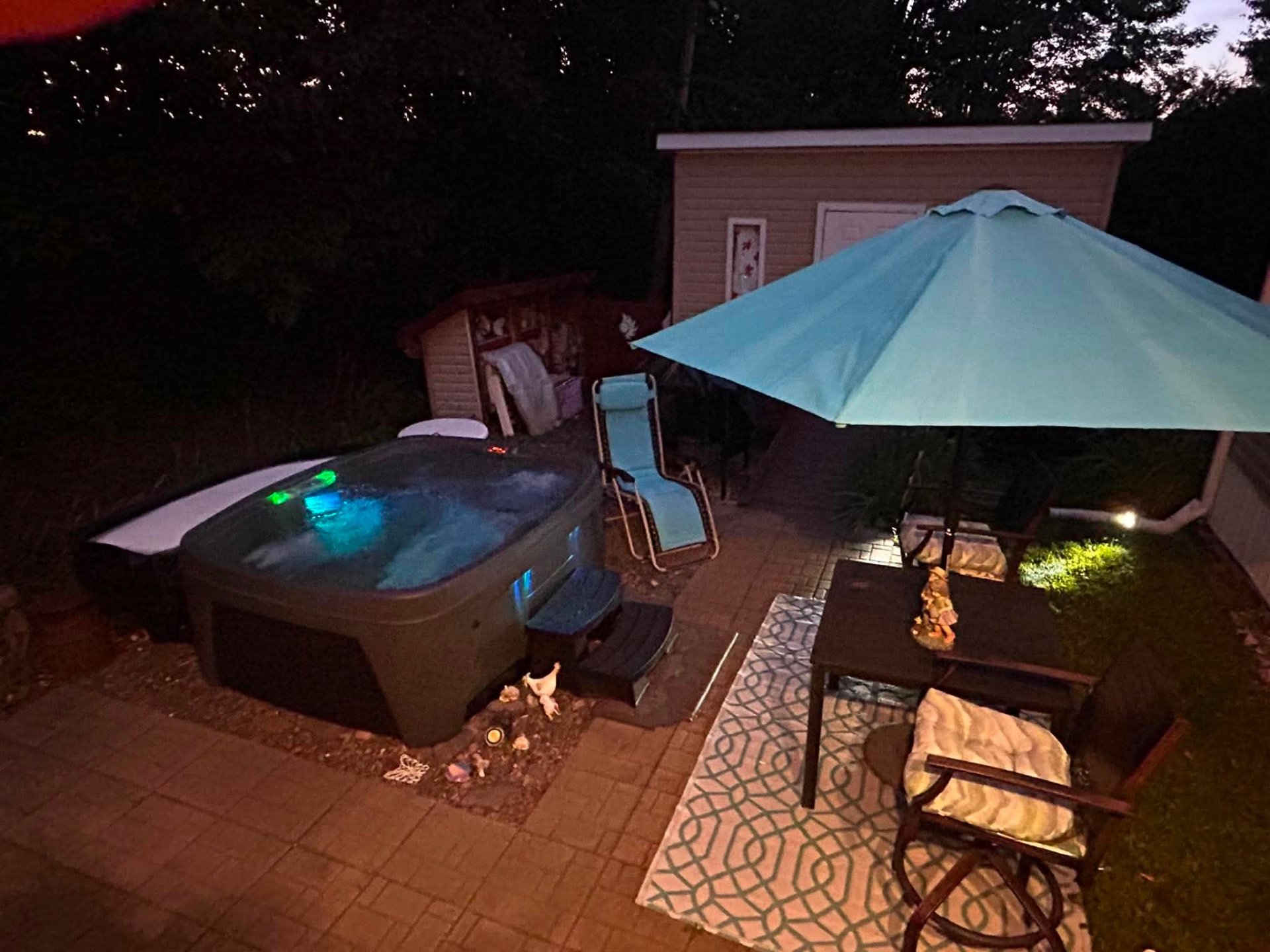 Photo extérieure de soir