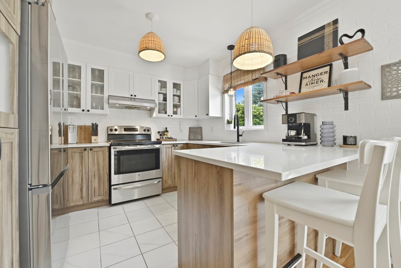 Superbe cuisine avec comptoir de quartz