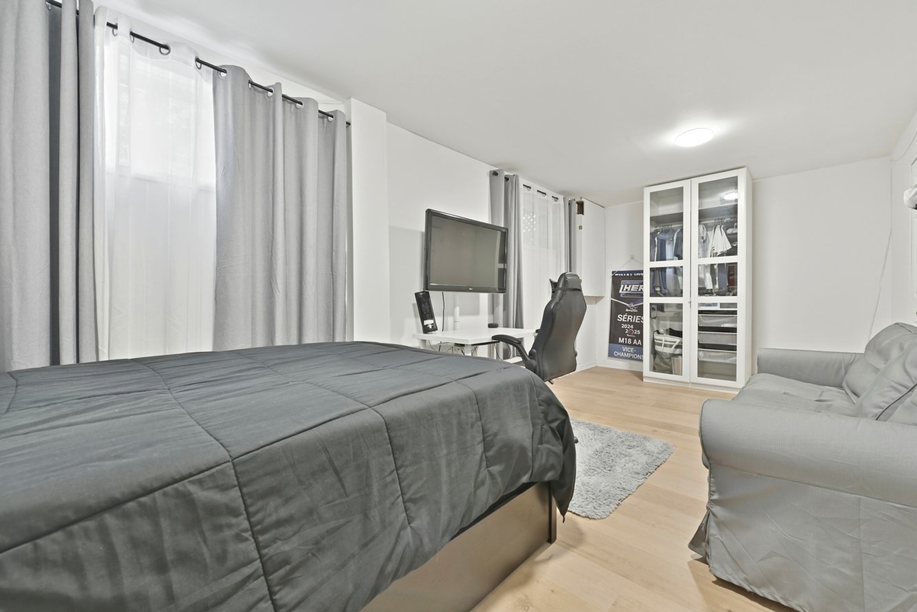 Armoire PAX incluse