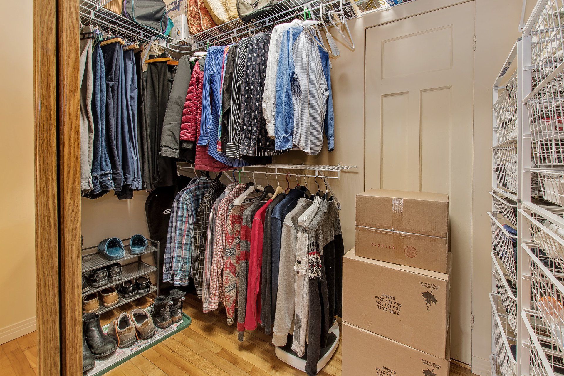 Walk-in closet