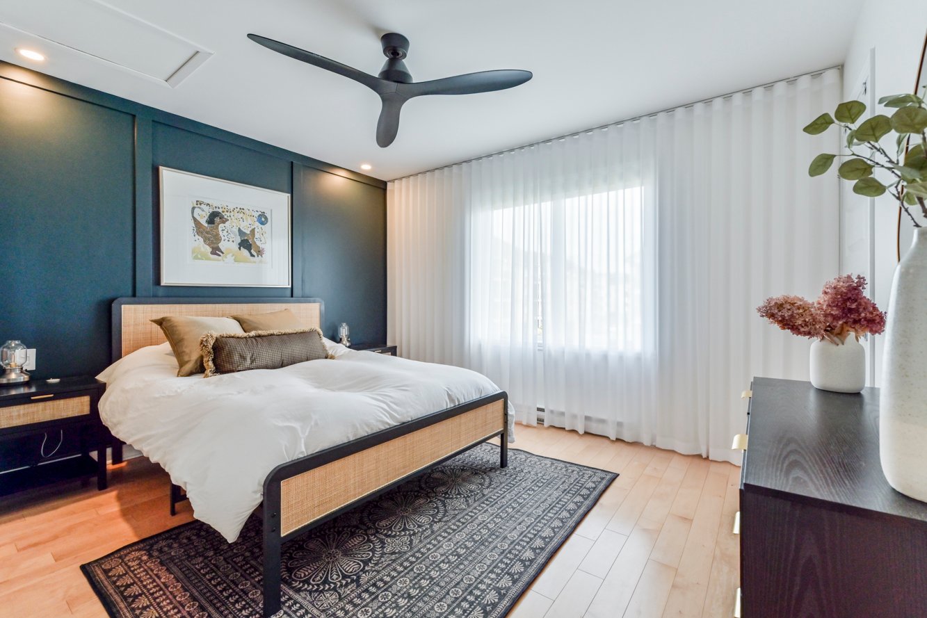 Pouvant accueillir un très grand lit