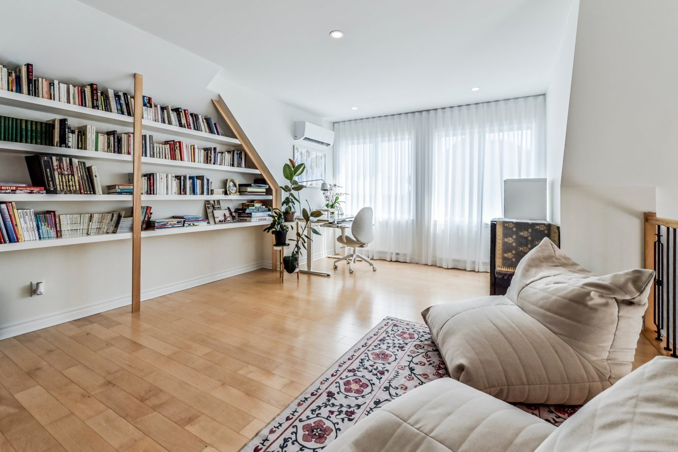 Magnifique bibliothèque intégrée