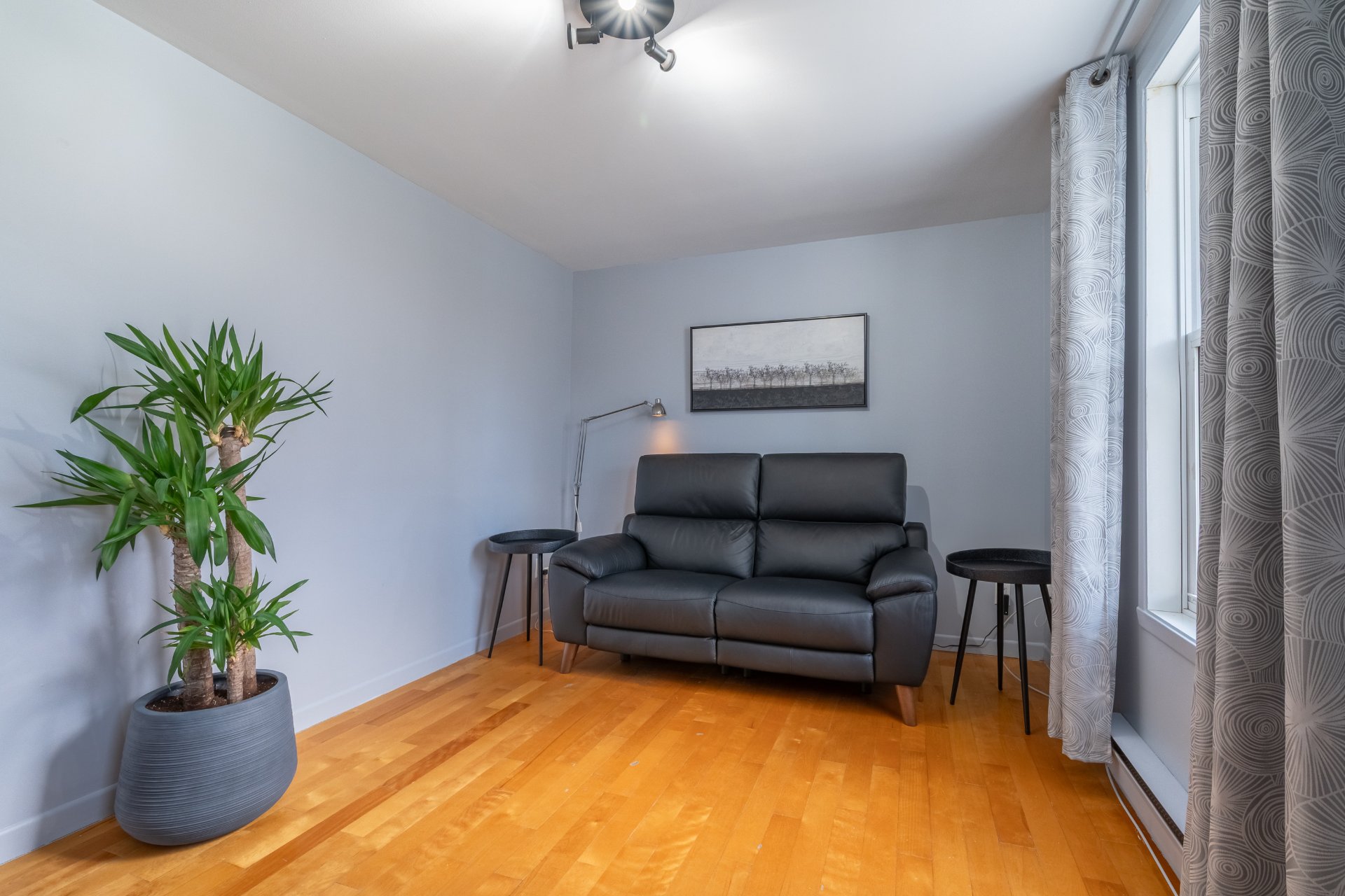 #526 accès balcon avant