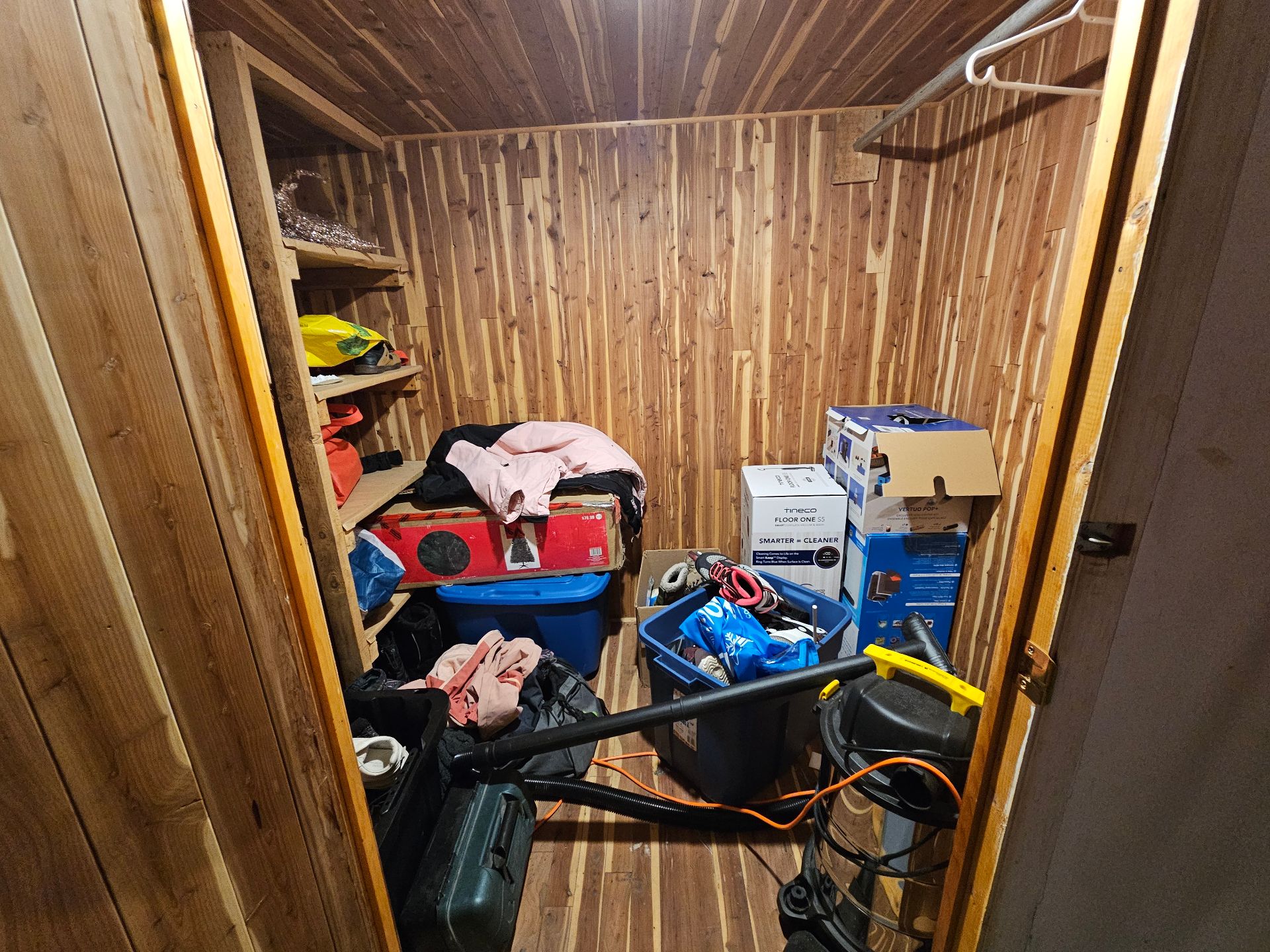 Garde-robe de cèdres