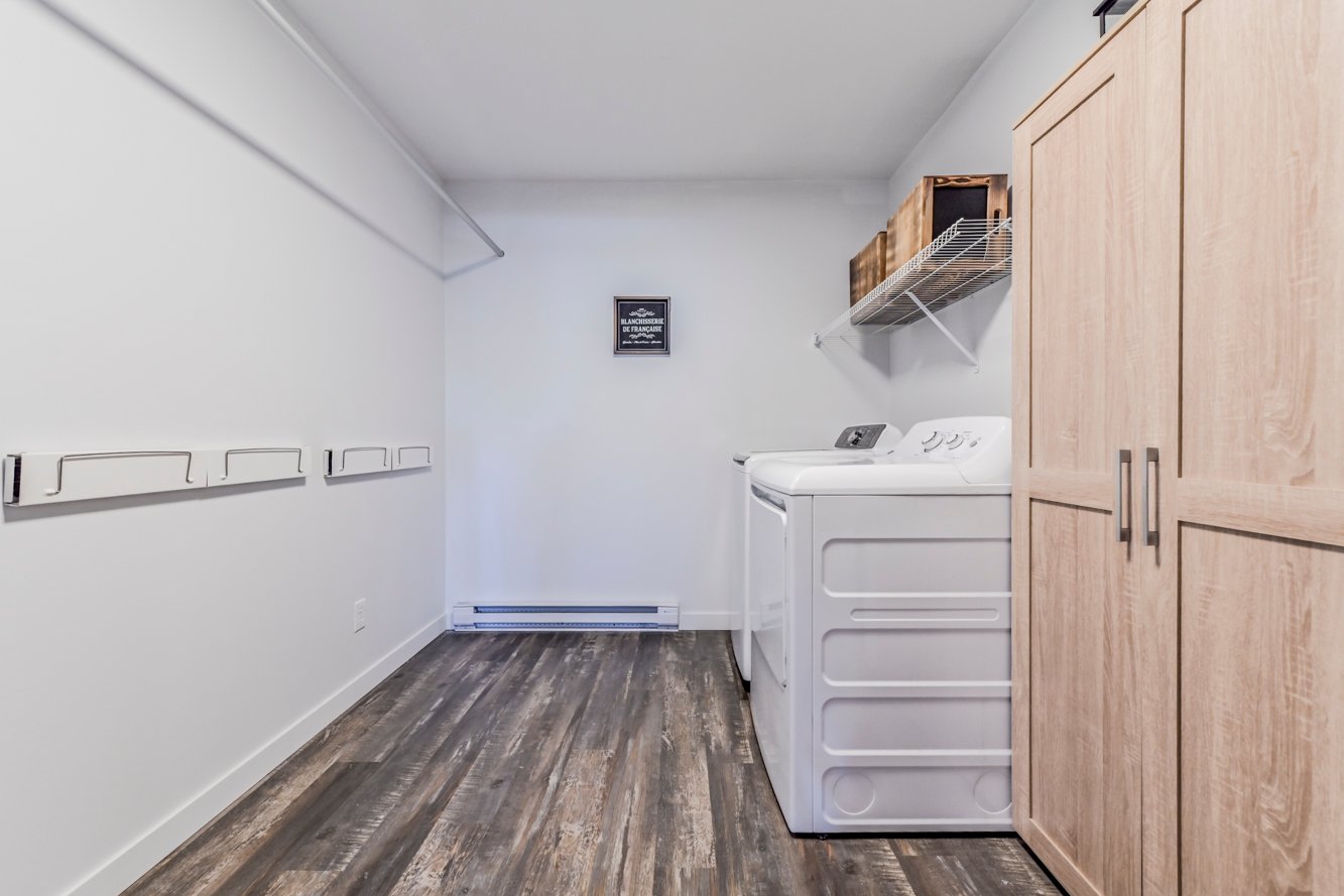 Pôle de séchage, 2e frigo, rangement